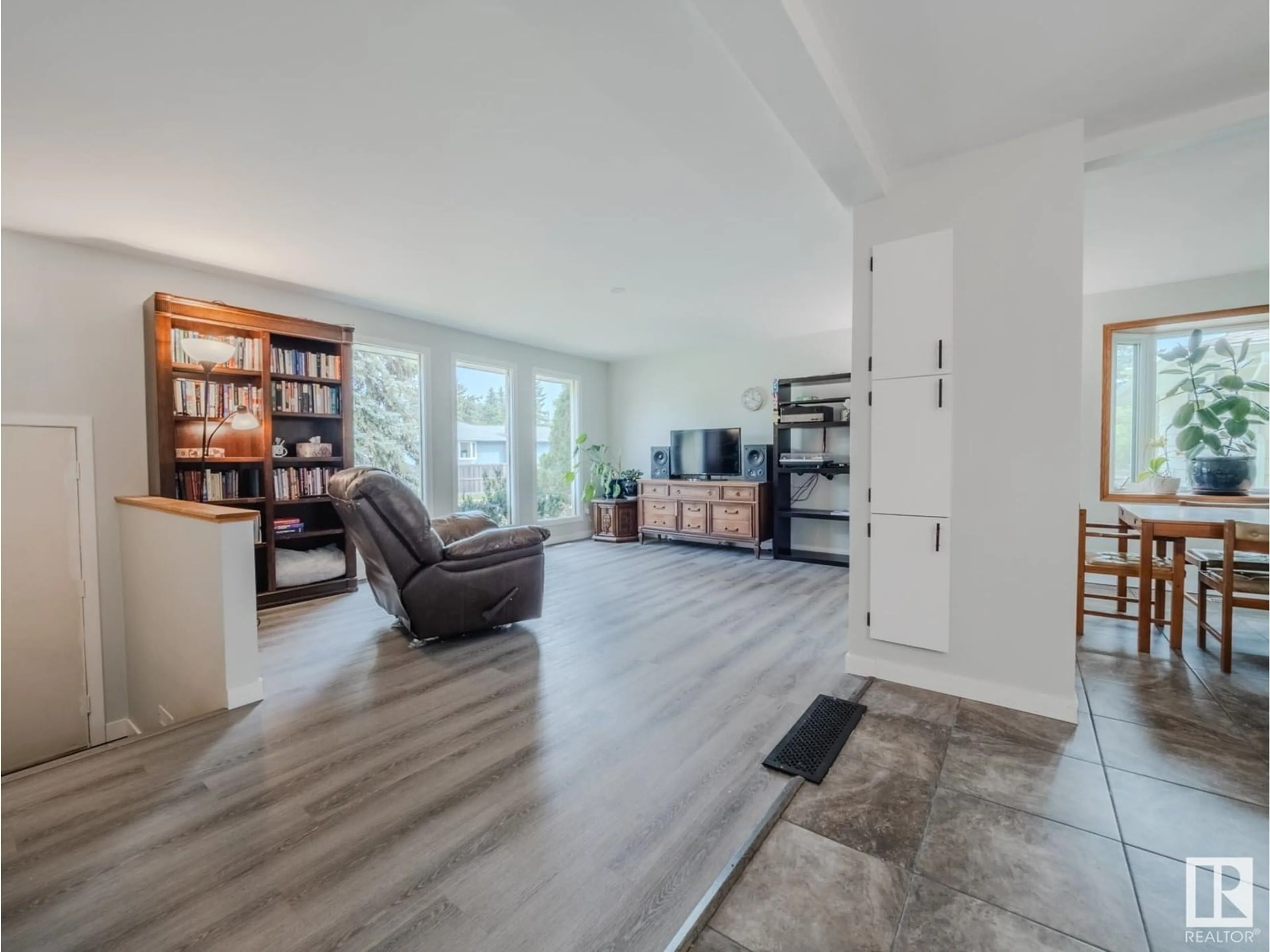 Living room with furniture, unknown for 32 GARFIELD CR, Sherwood Park Alberta T8A3L7