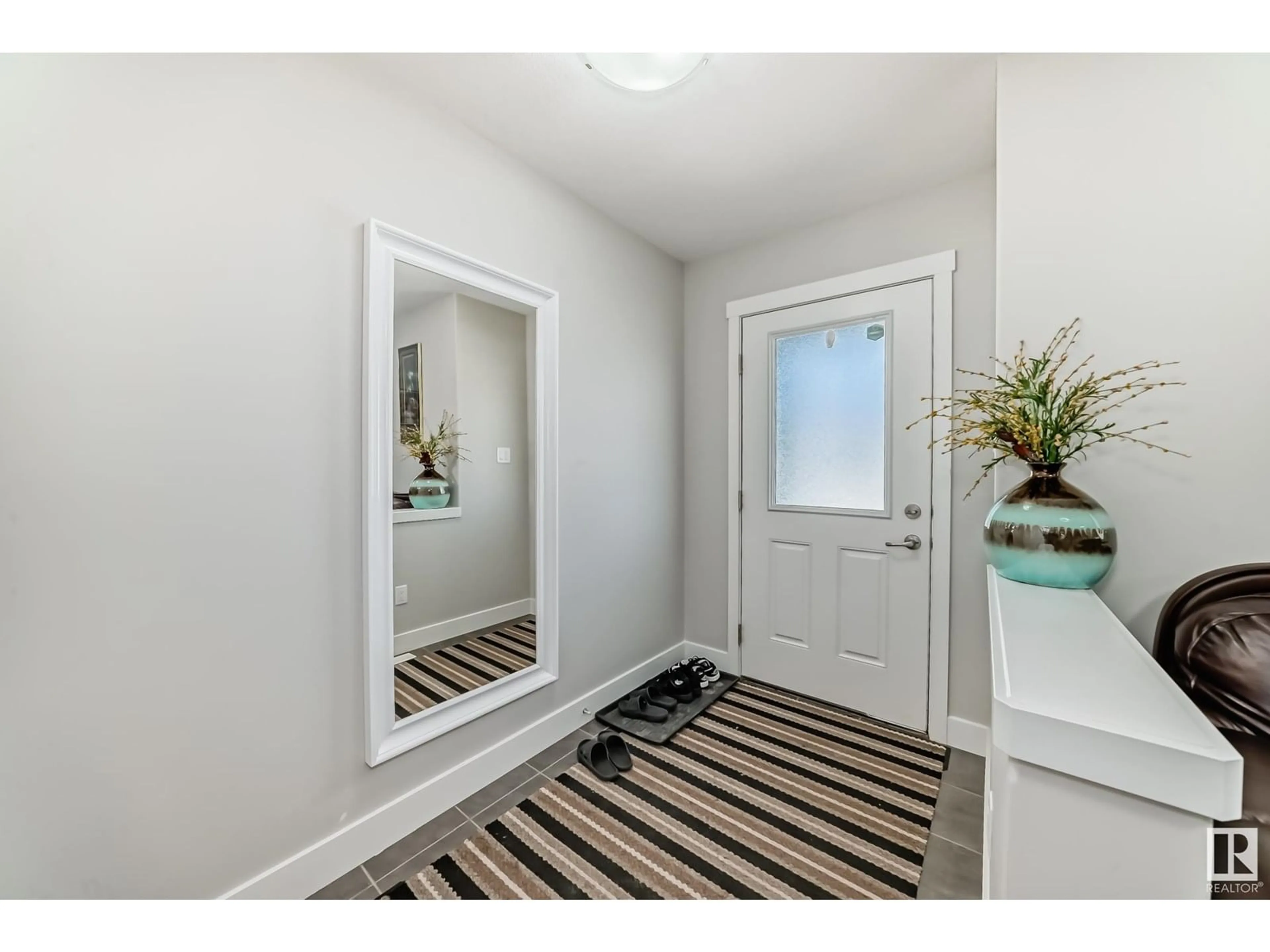 Indoor entryway for NW - 1532 21 ST, Edmonton Alberta T6T2B7