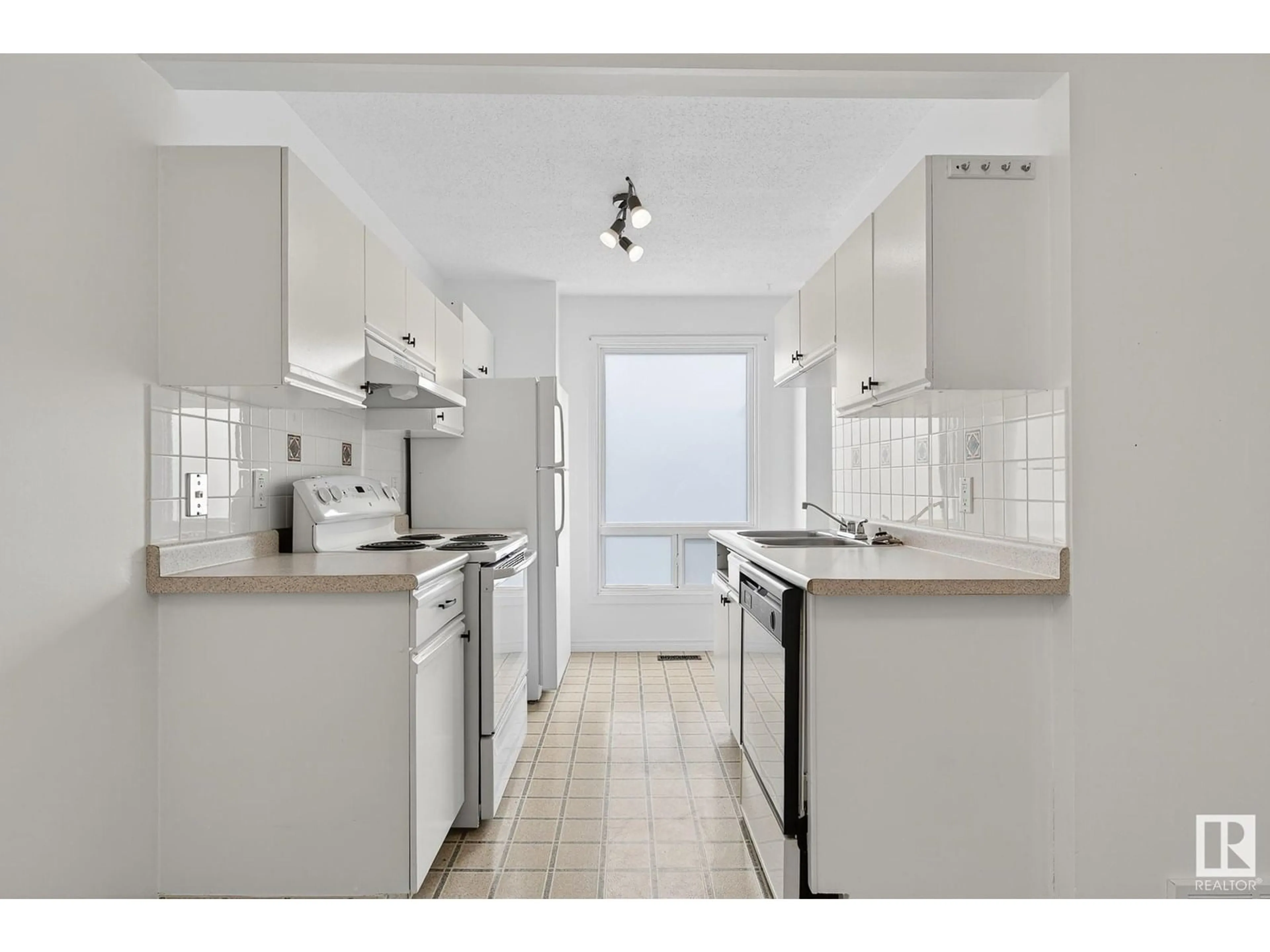 Standard kitchen, unknown for 475 DUNLUCE RD, Edmonton Alberta T5X4Y5