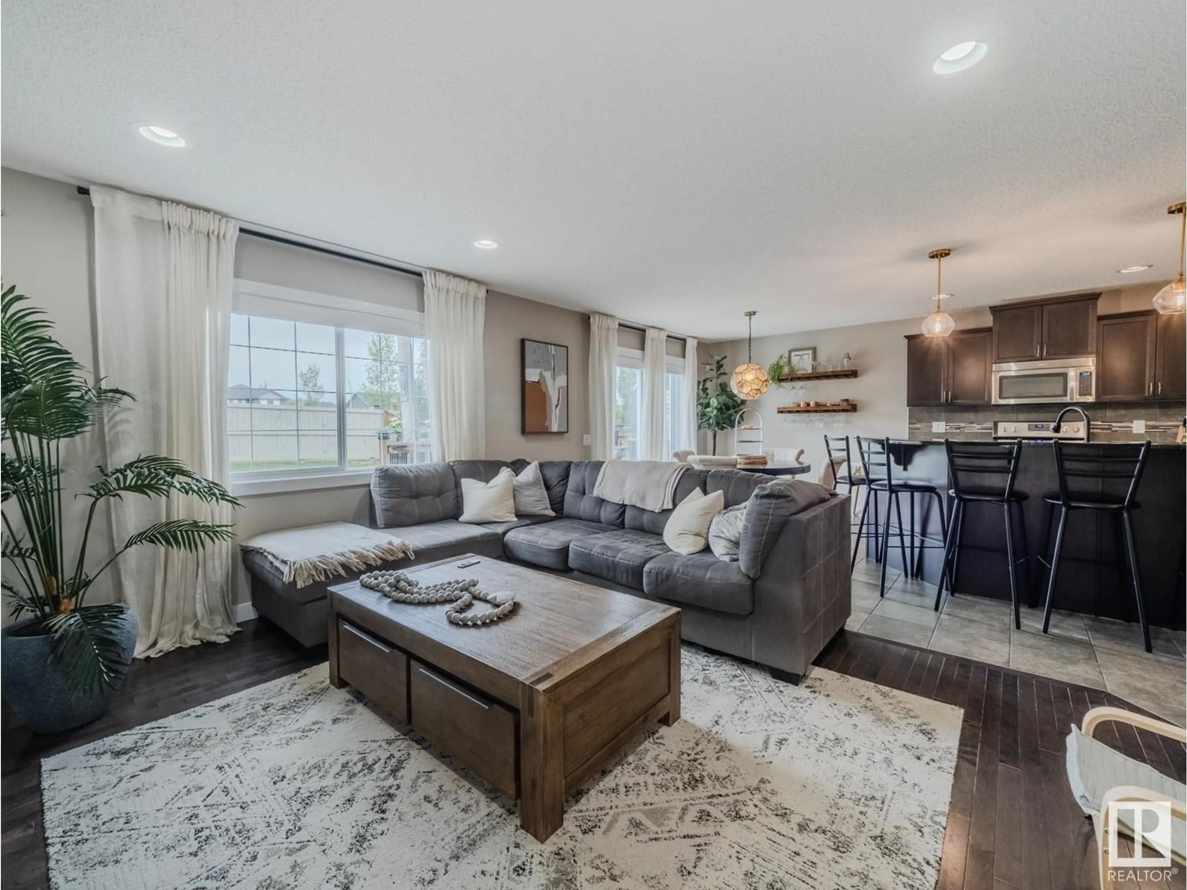 Living room with furniture, unknown for 669 ARMITAGE CR, Sherwood Park Alberta T8H0T7