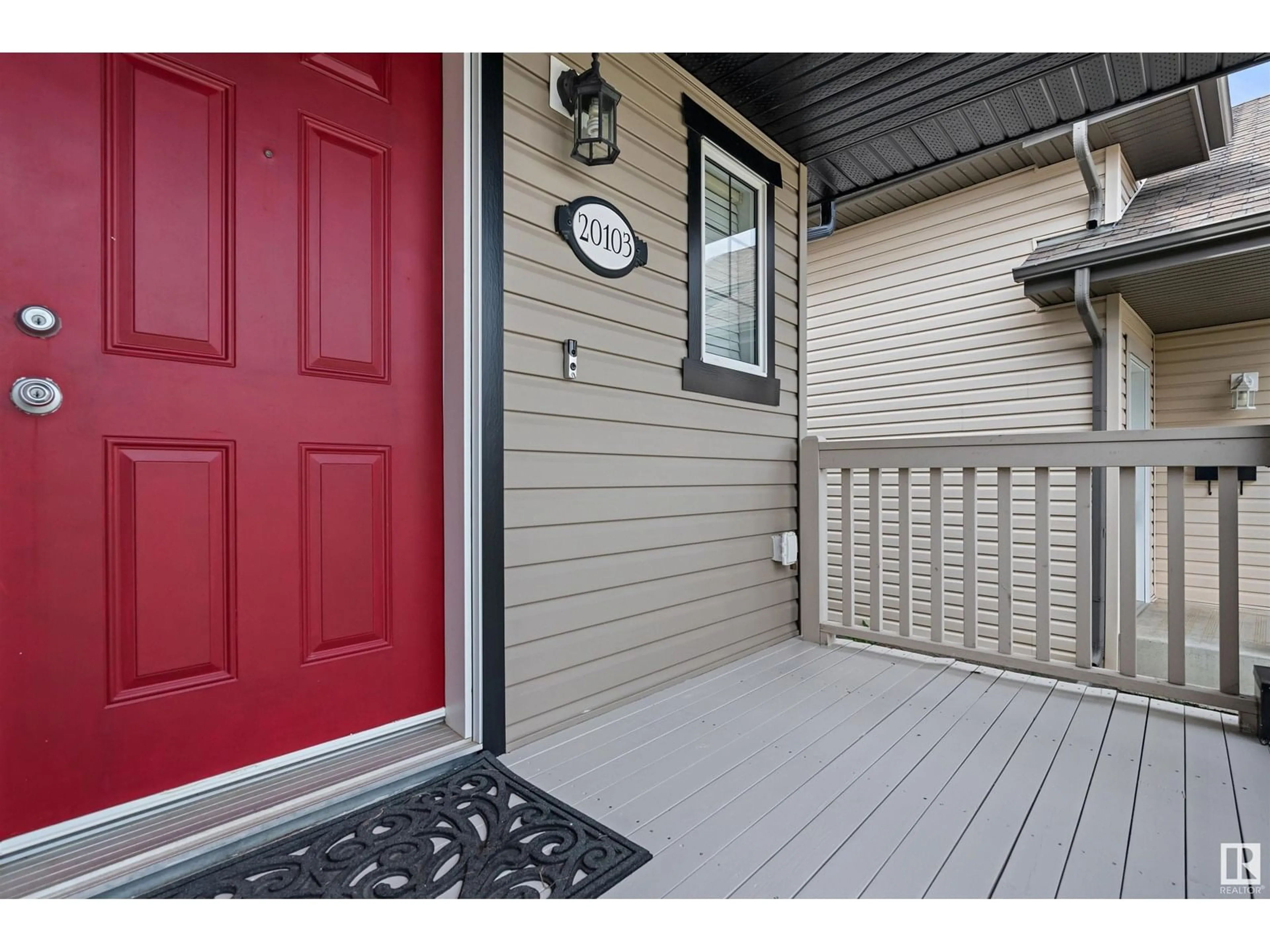Indoor entryway for NW - 20103 58 AV, Edmonton Alberta T6M0B4