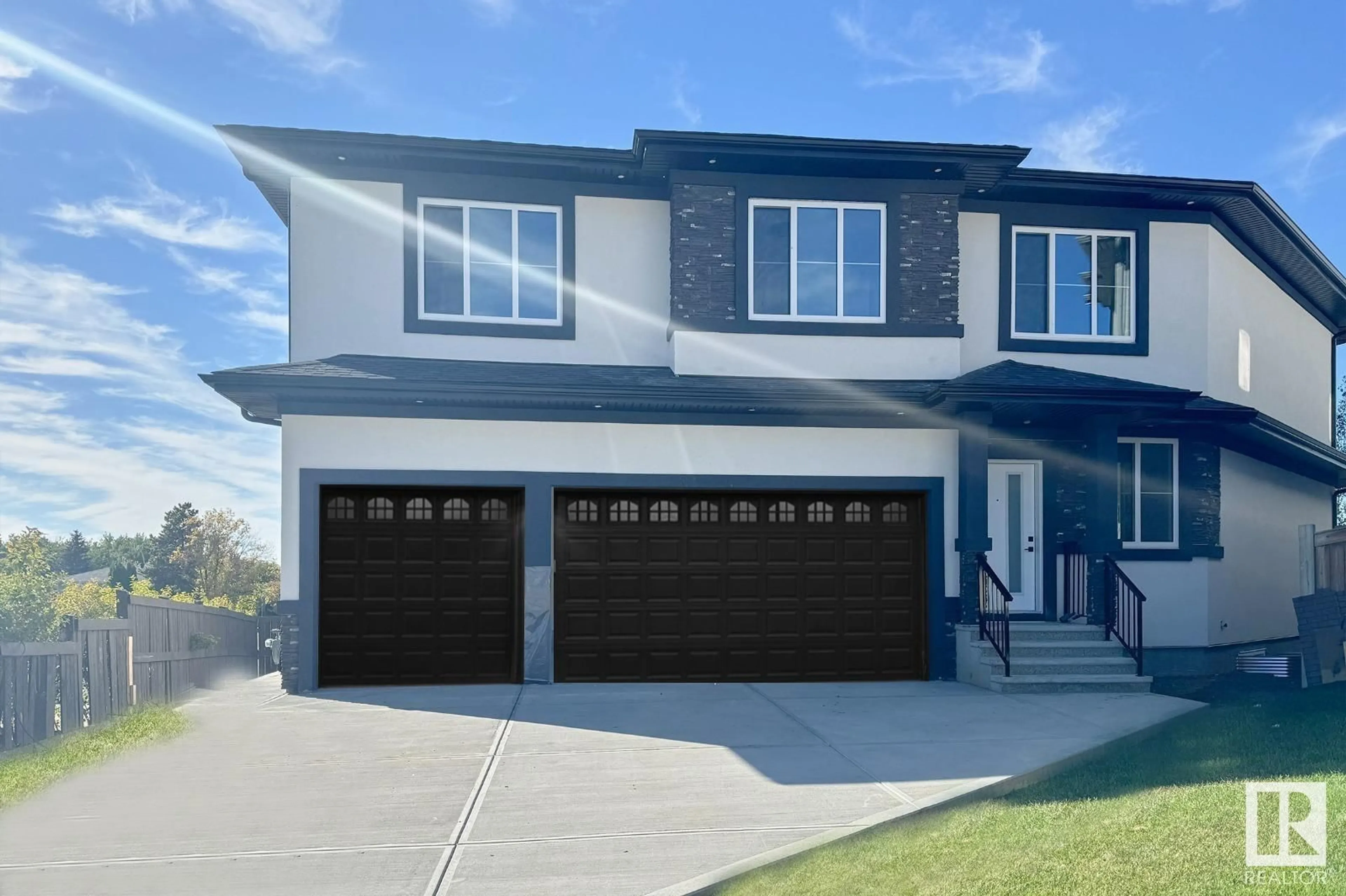 Home with vinyl exterior material, street for 9 GALLOWAY ST, Sherwood Park Alberta T8A4X6