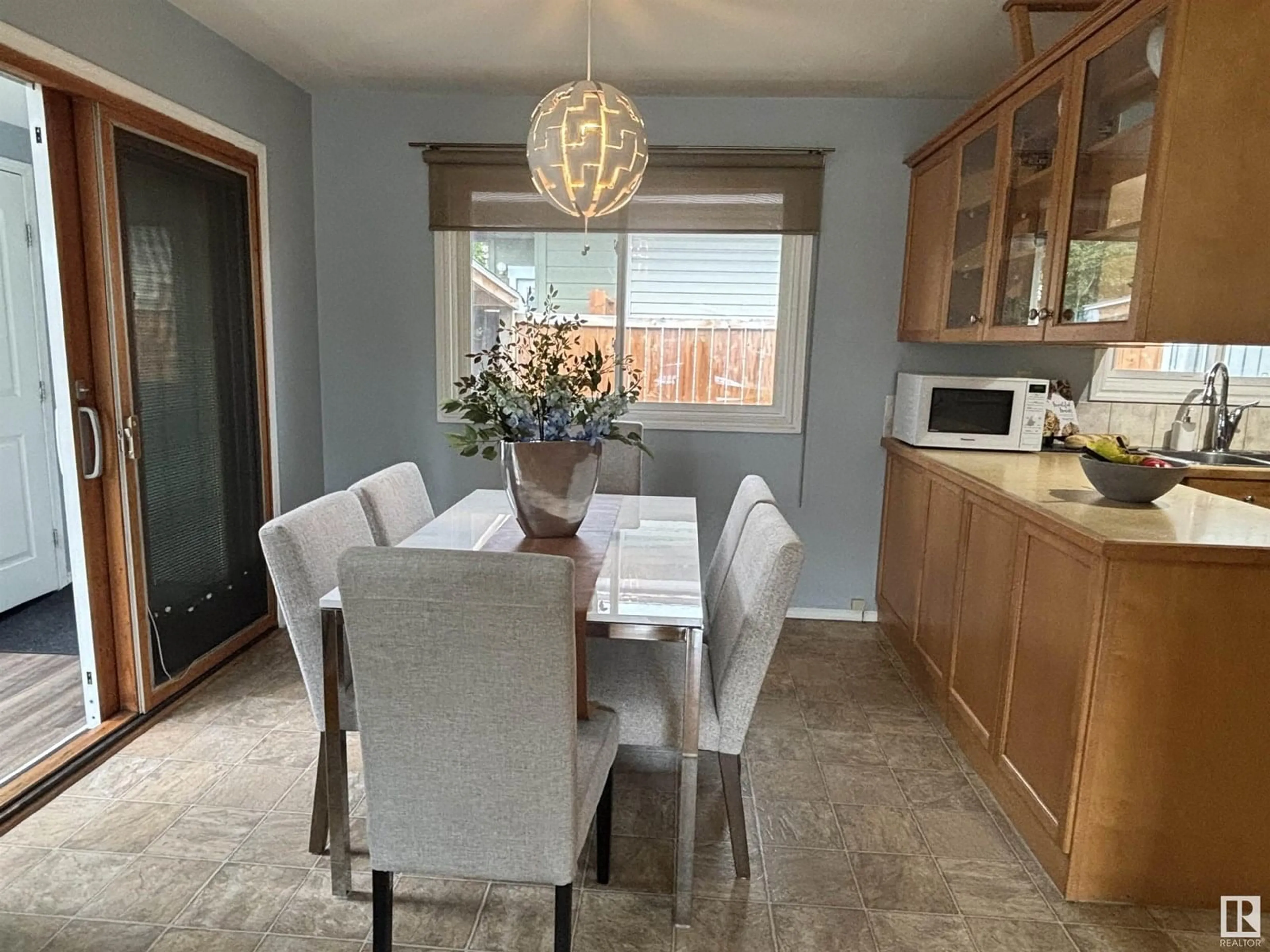 Dining room, unknown for 15014 83 AV, Edmonton Alberta T5R3T2