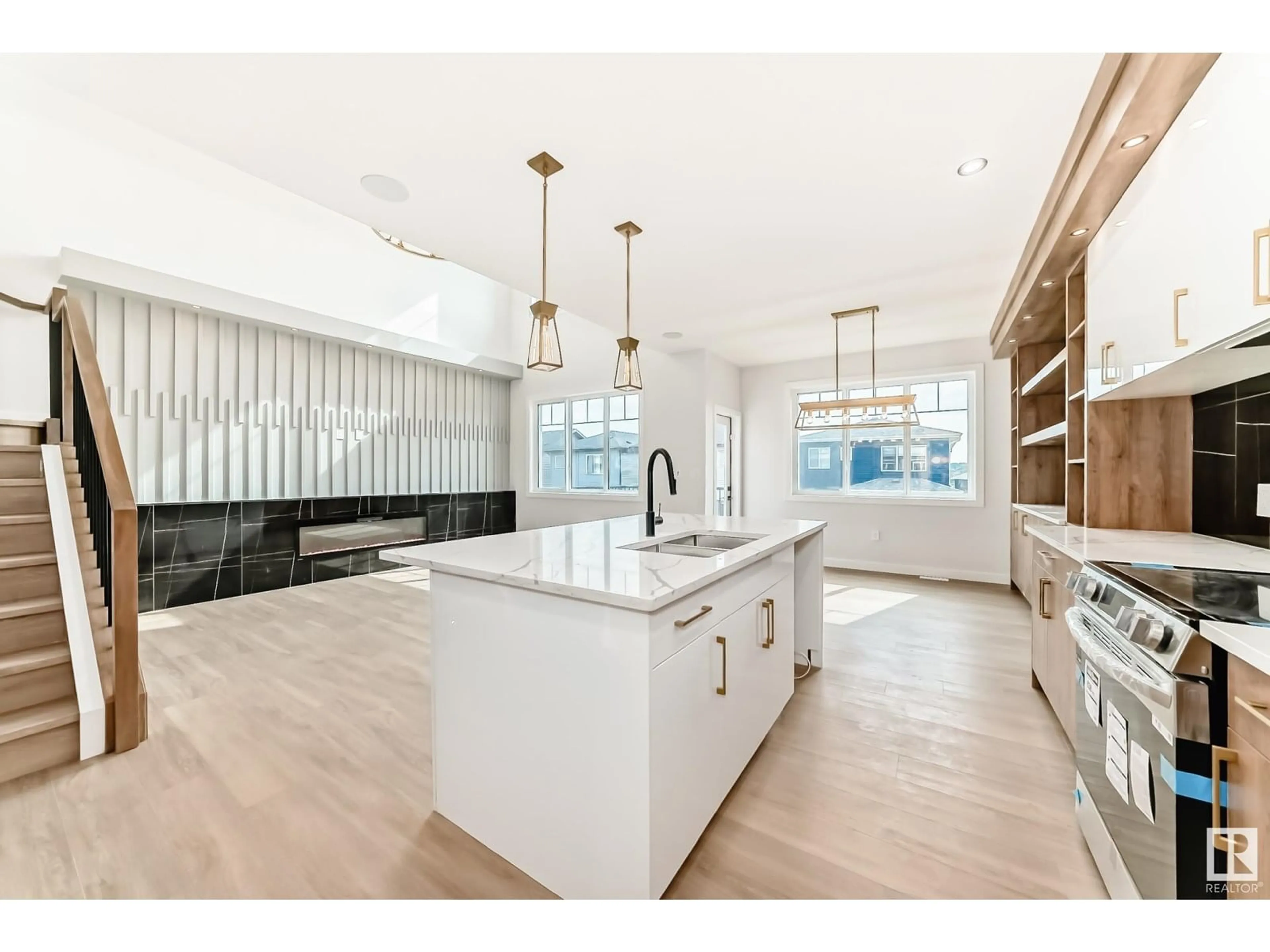 Open concept kitchen, ceramic/tile floor for 39 MEADOWGROVE LN, Spruce Grove Alberta T7X0W2