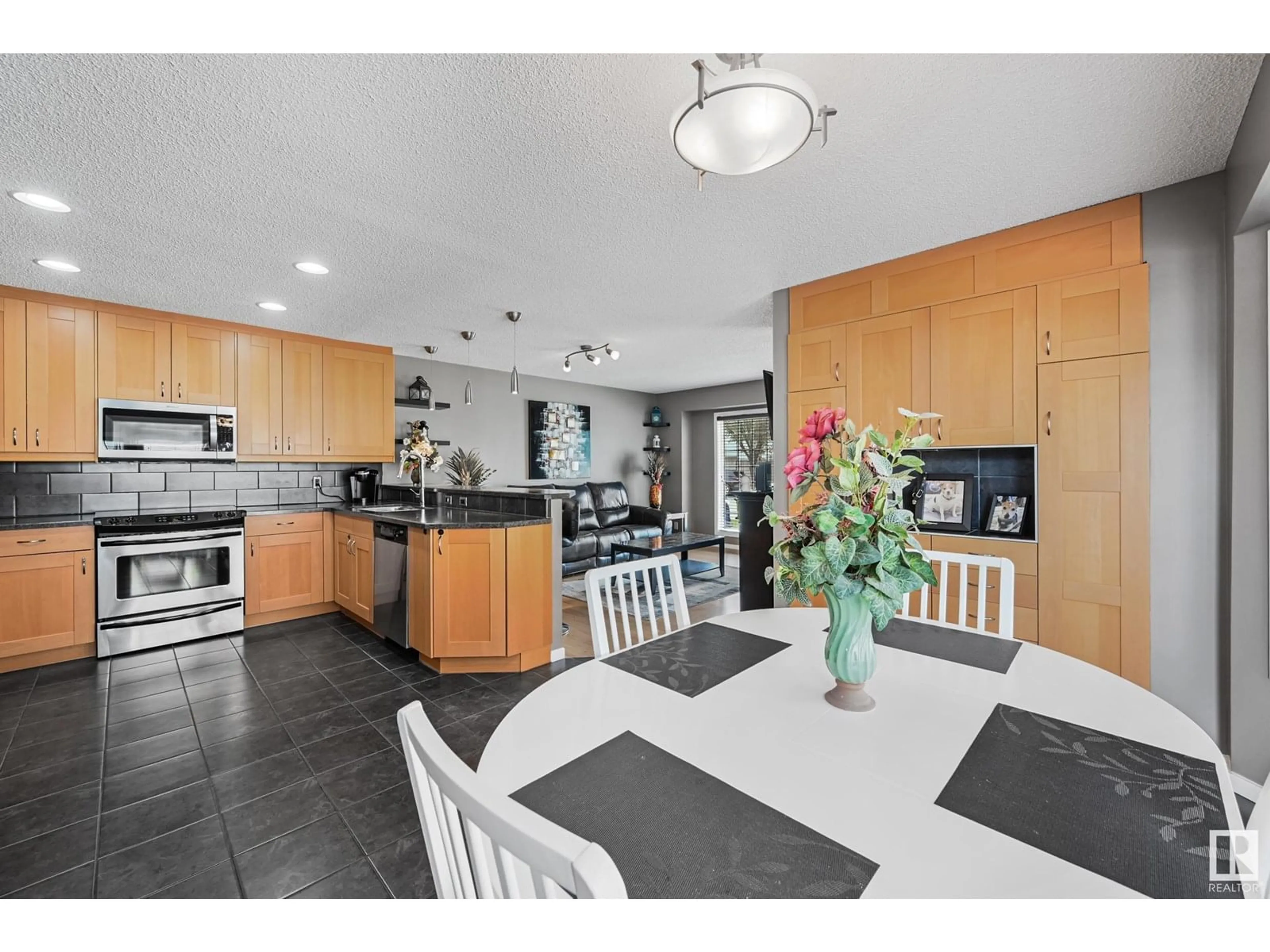 Open concept kitchen, ceramic/tile floor for 193 HYNDMAN CR, Edmonton Alberta T5A4X6