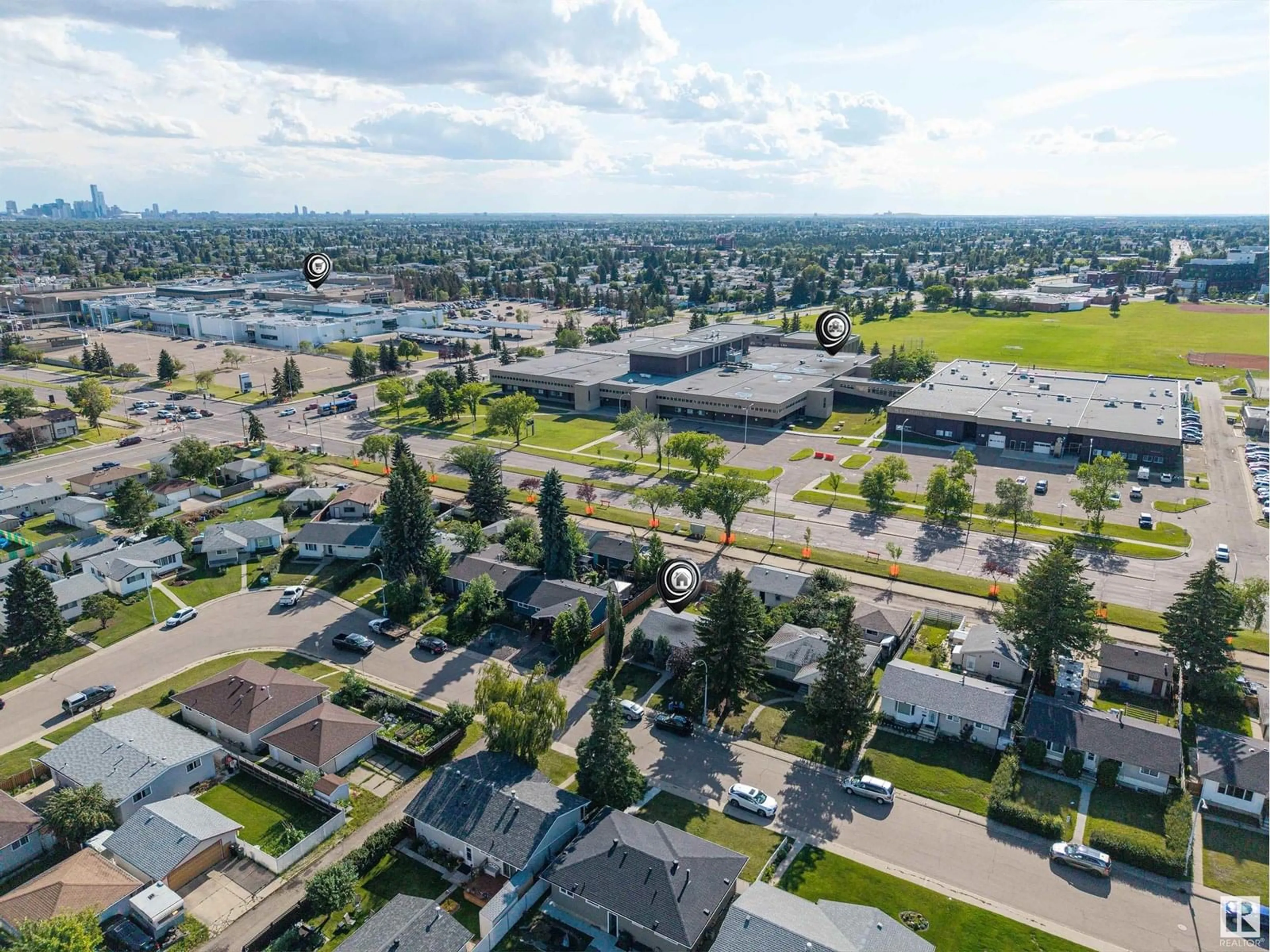 A pic from outside/outdoor area/front of a property/back of a property/a pic from drone, street for NW - 14424 65 ST, Edmonton Alberta T5A2E7