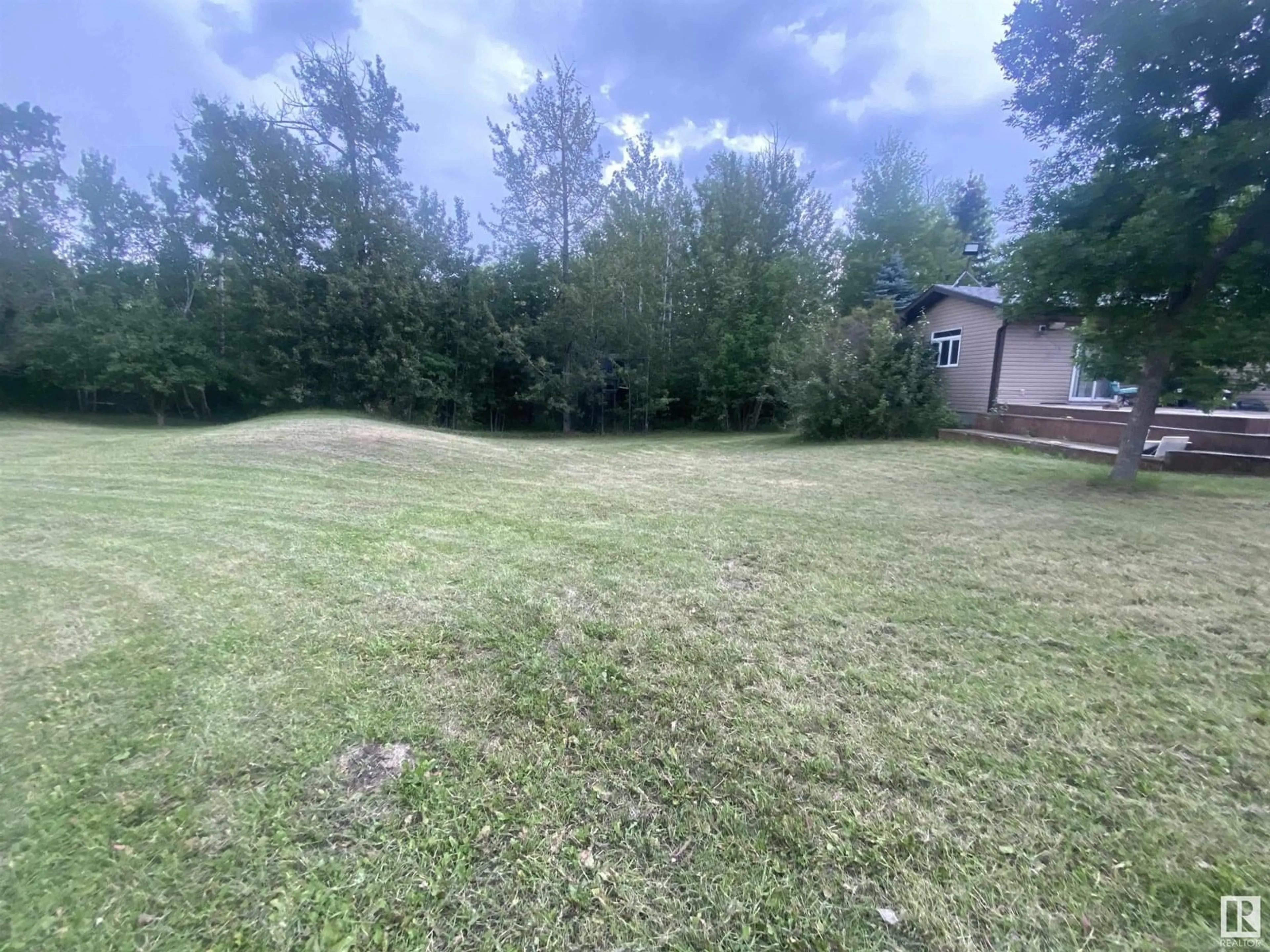 A pic from outside/outdoor area/front of a property/back of a property/a pic from drone, forest/trees view for 51049 - 62 RGE ROAD 215, Rural Strathcona County Alberta T8E1G7