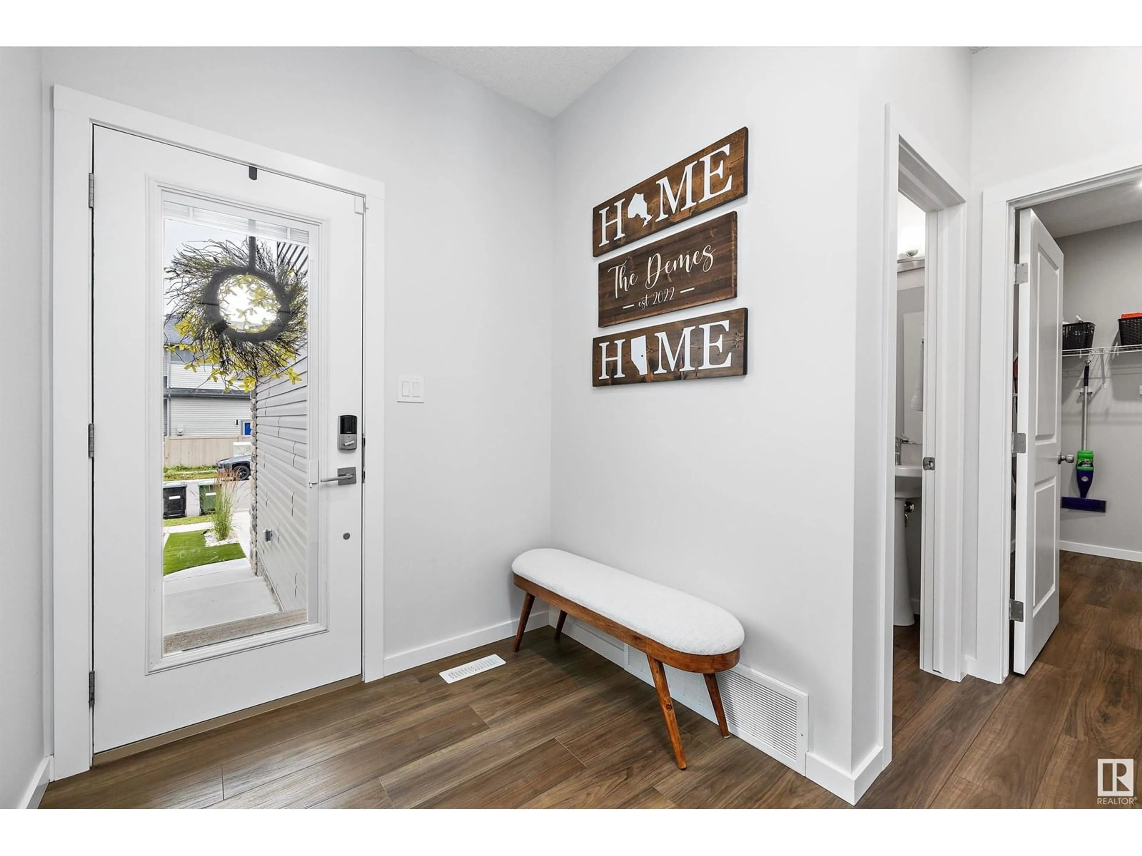 Indoor entryway for 205 LARCH CR, Leduc Alberta T9E1N2