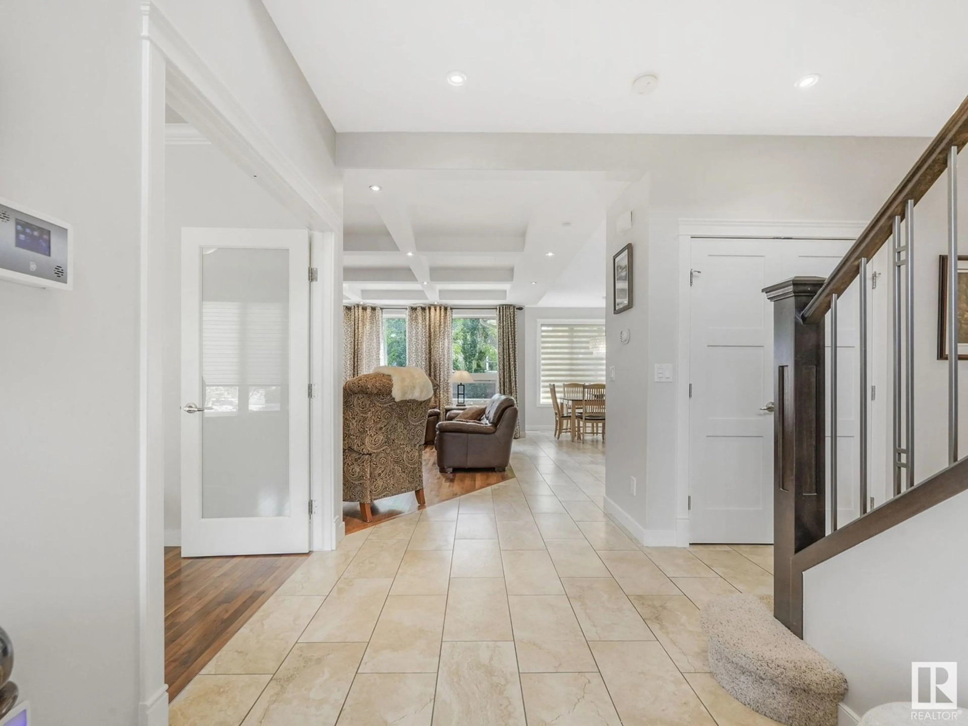 Indoor foyer for 129 NORTH RIDGE DR, St. Albert Alberta T8N3V1