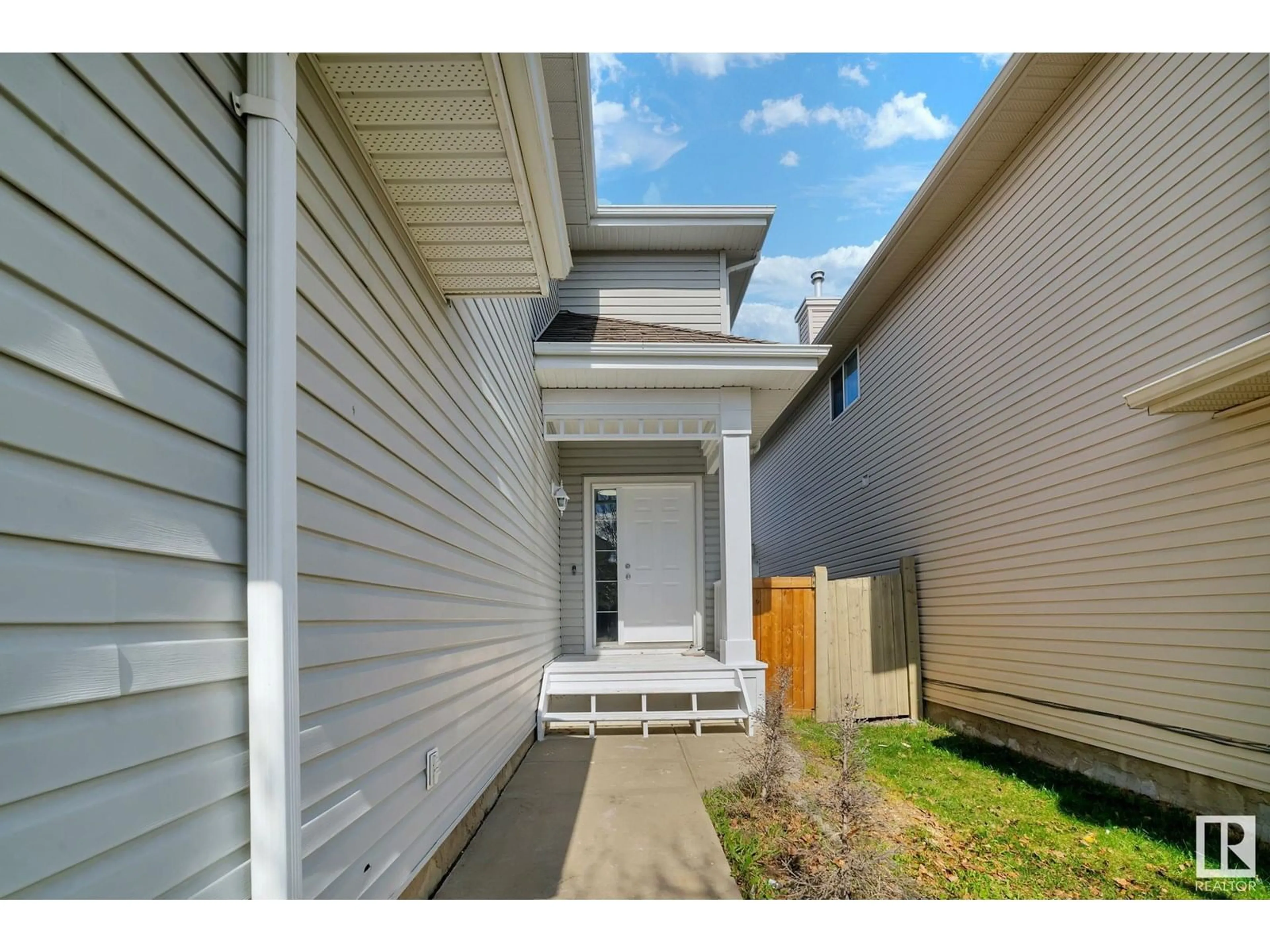 Unknown for 8010 3 AV SW, Edmonton Alberta T6X1K6