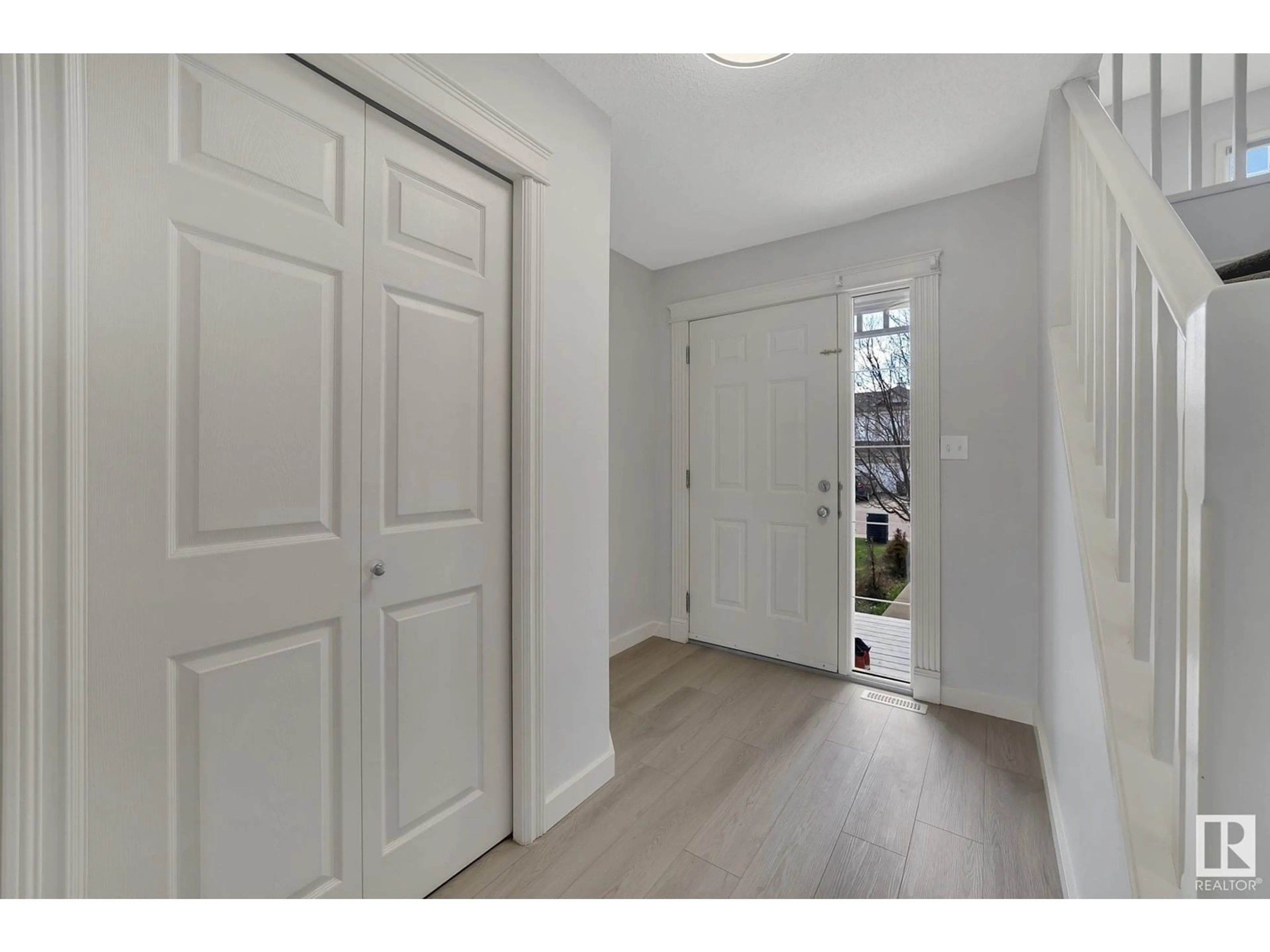Indoor entryway for 8010 3 AV SW, Edmonton Alberta T6X1K6
