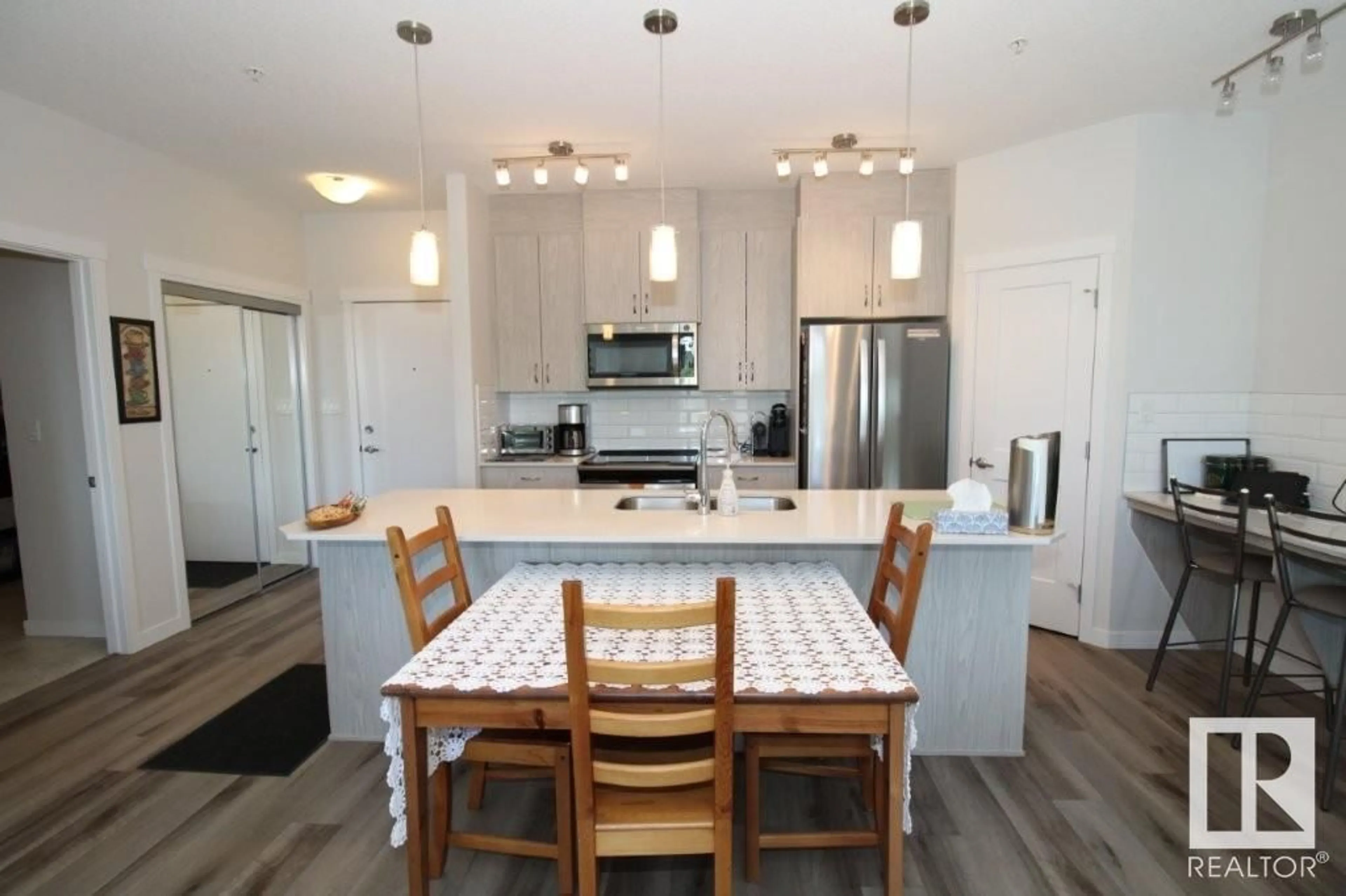 Open concept kitchen, unknown for 328 WELSH DR, Edmonton Alberta T6X1Y7