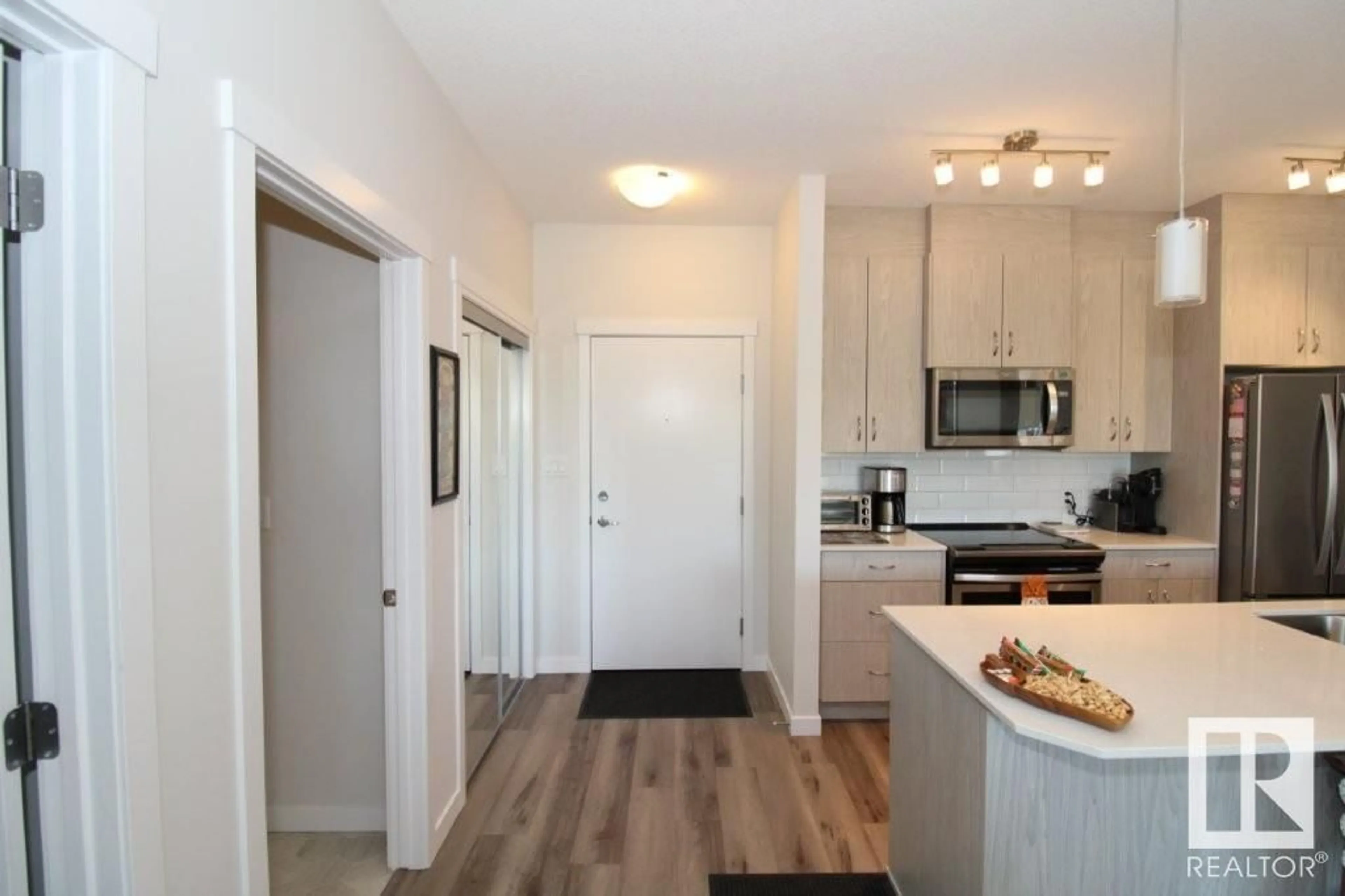 Unknown for 328 WELSH DR, Edmonton Alberta T6X1Y7