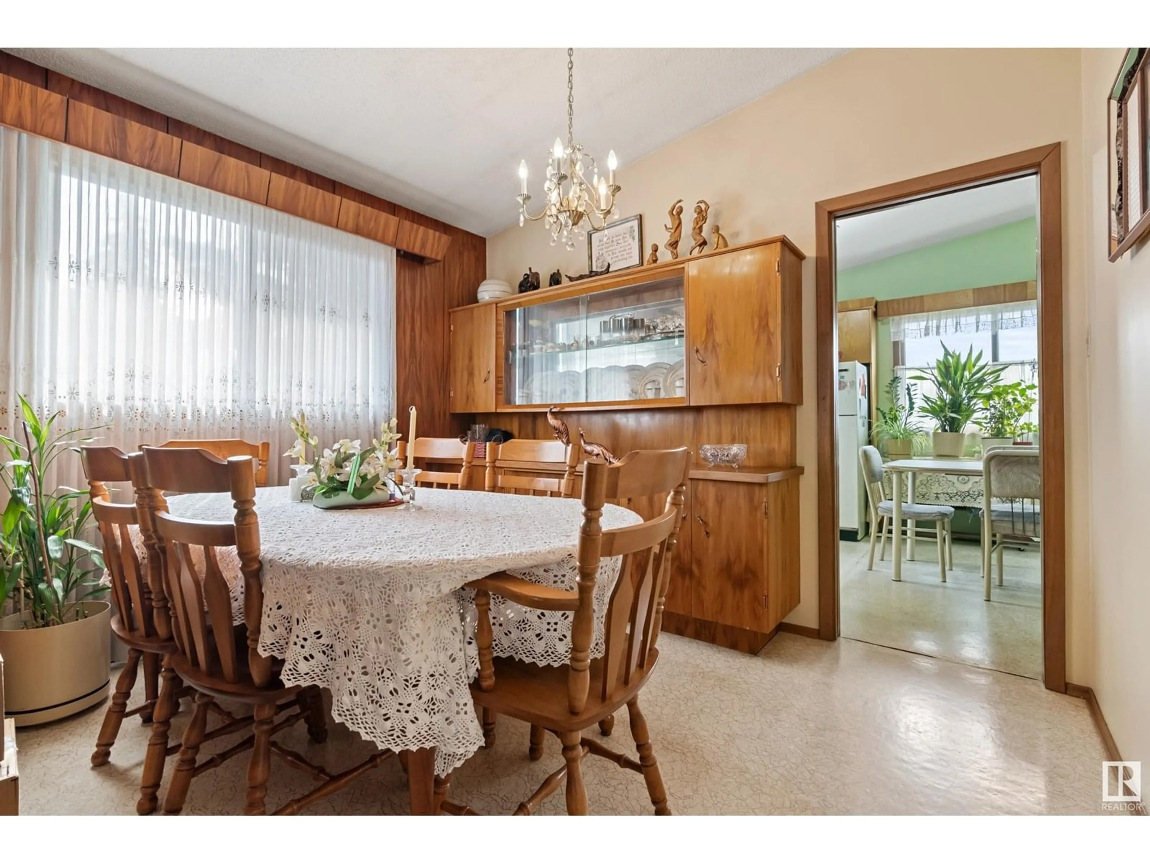 Dining room, unknown for NW - 7407 88 AV, Edmonton Alberta T6B0M4