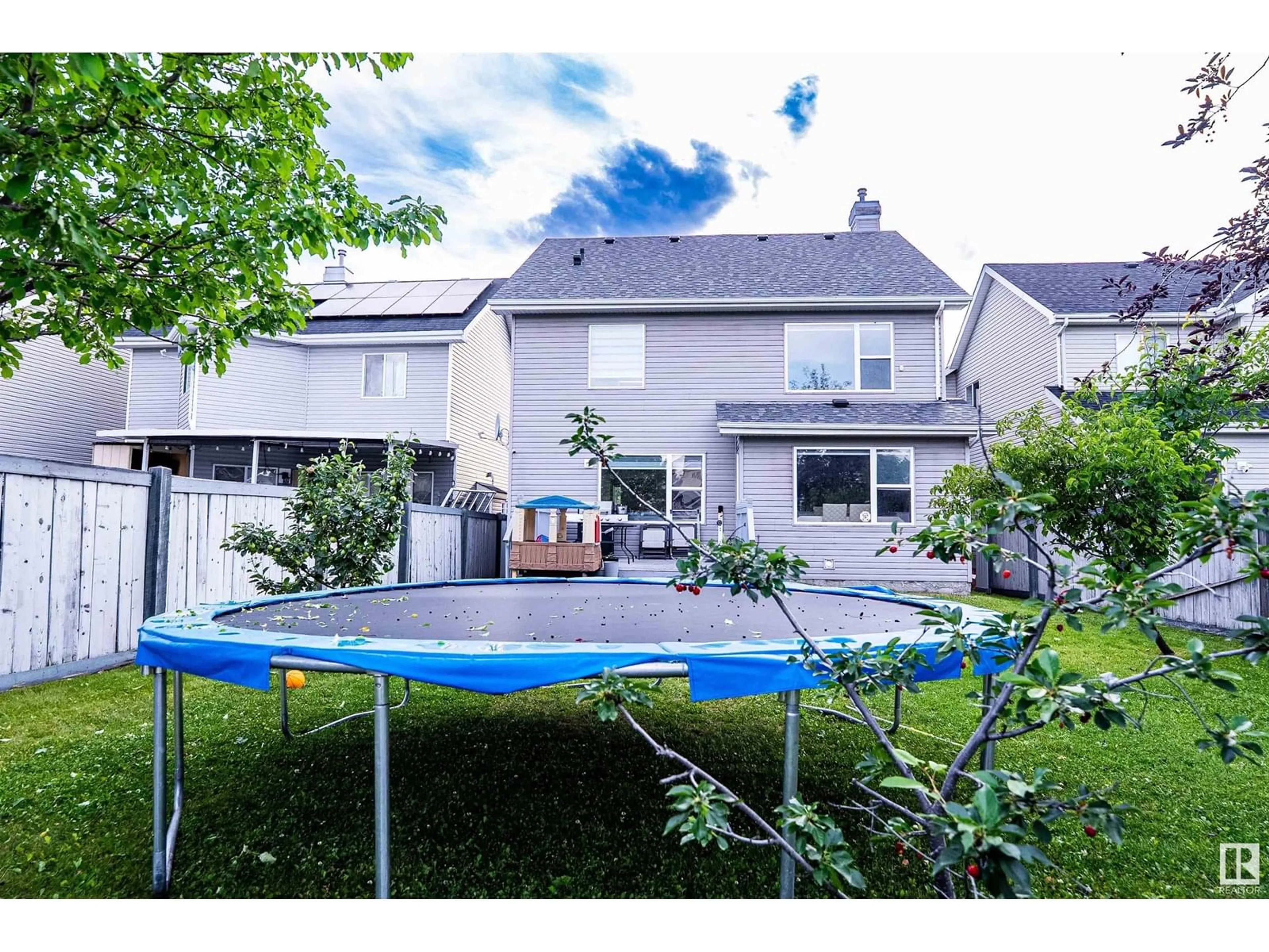 A pic from outside/outdoor area/front of a property/back of a property/a pic from drone, street for 1017 82 ST, Edmonton Alberta T6X1E4