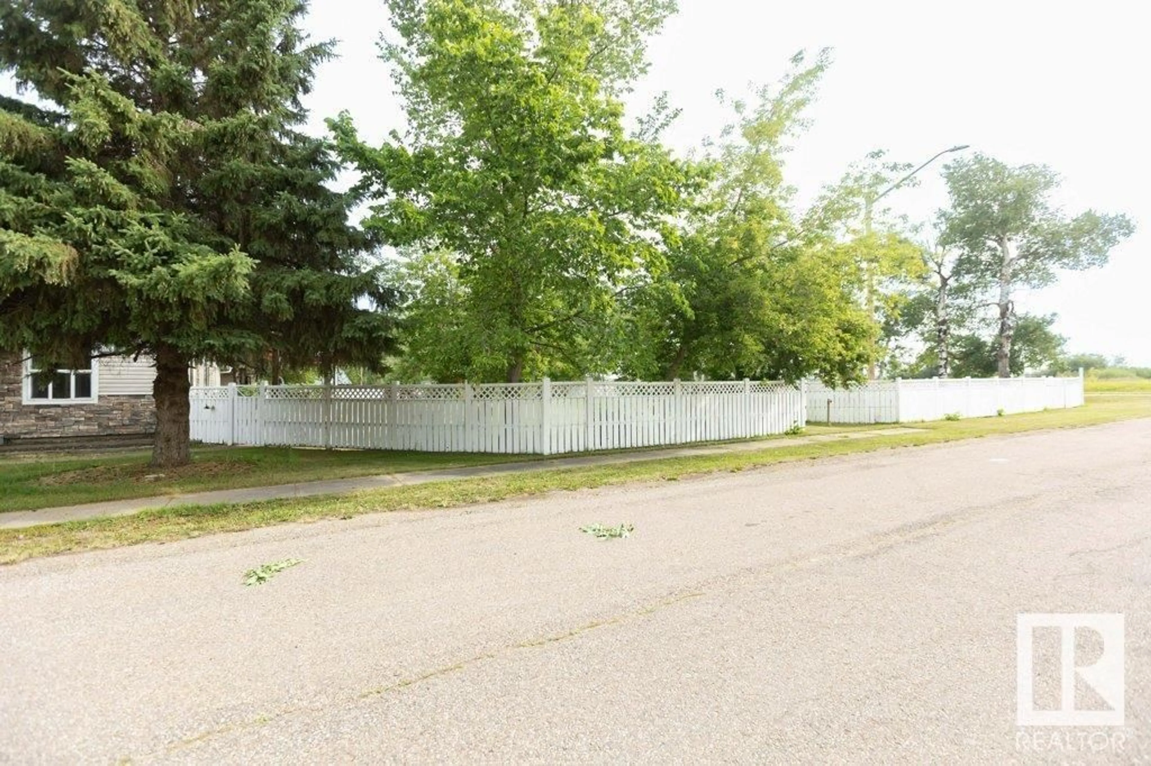 Unknown for 4906 51 AV, Pibroch Alberta T7P2P5