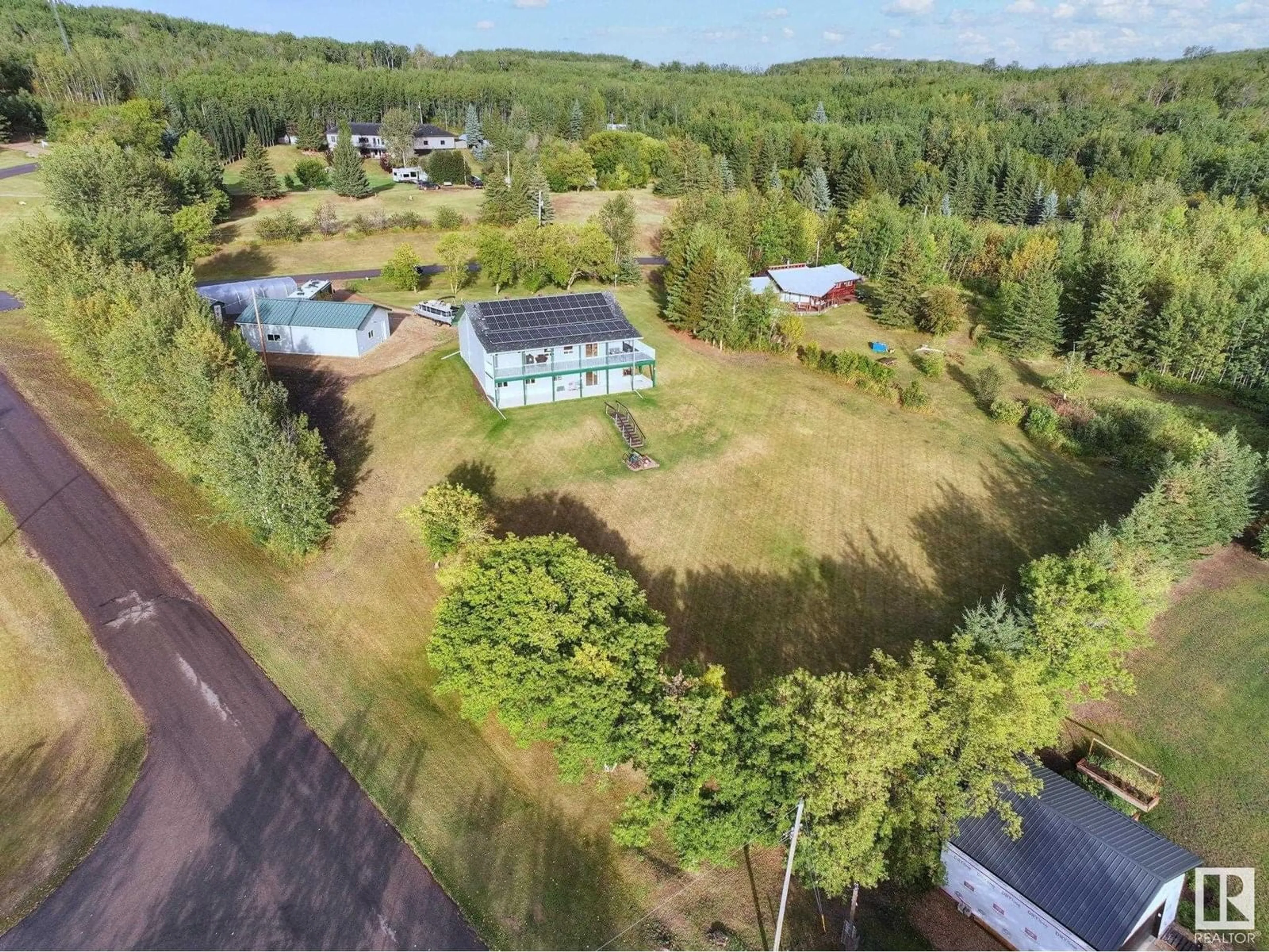 A pic from outside/outdoor area/front of a property/back of a property/a pic from drone, unknown for 418 MONS VIEW WAY, Rural Smoky Lake County Alberta T0A3C0