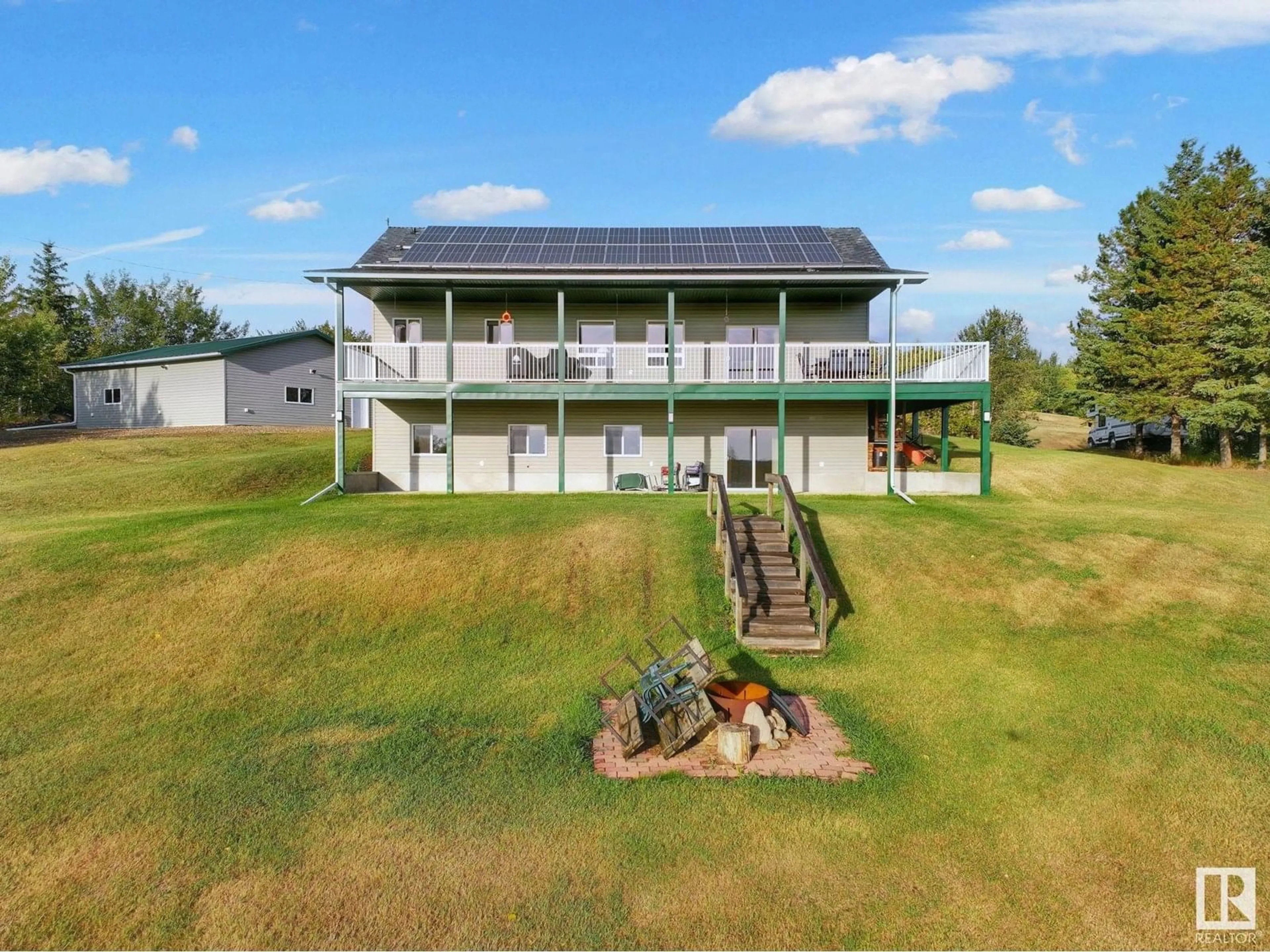 A pic from outside/outdoor area/front of a property/back of a property/a pic from drone, unknown for 418 MONS VIEW WAY, Rural Smoky Lake County Alberta T0A3C0