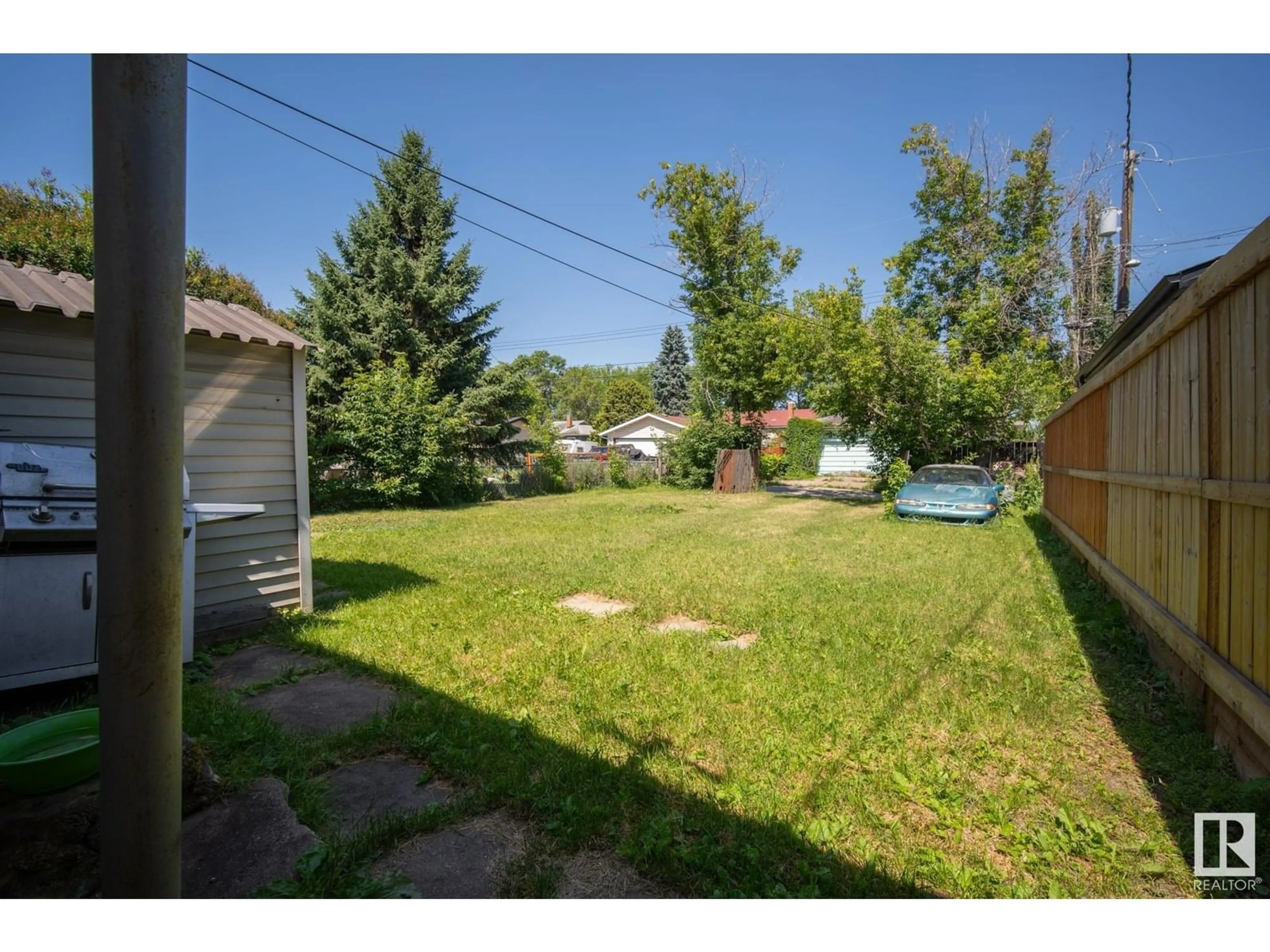 Patio, street for 7528 80 AV, Edmonton Alberta T6C0S4