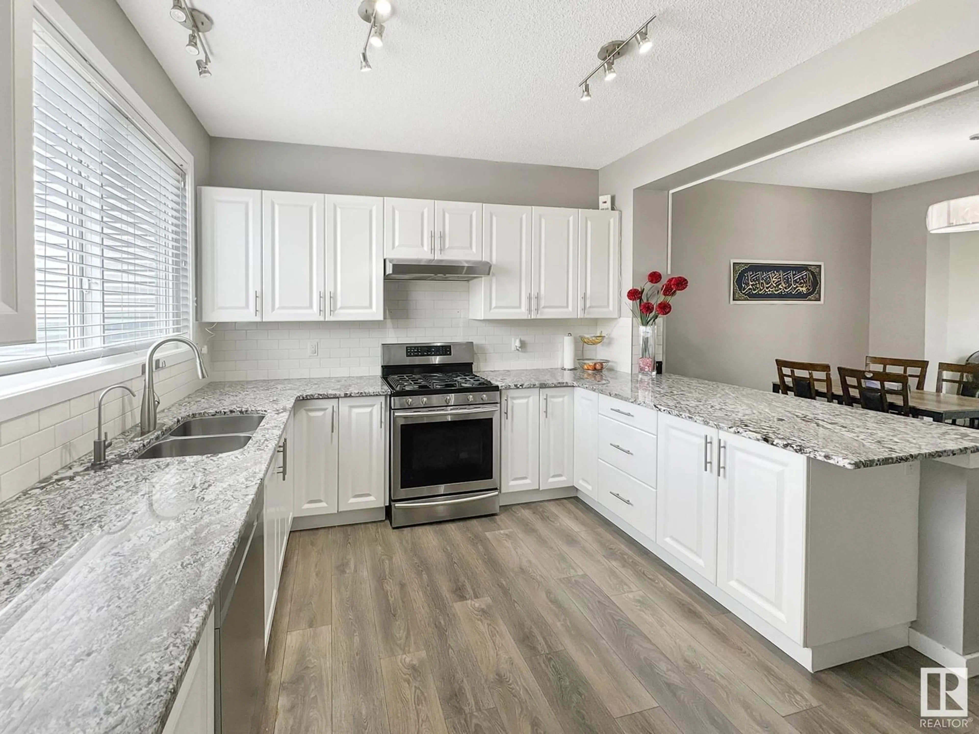 Open concept kitchen, unknown for 5832 ANTHONY CR, Edmonton Alberta T6W3H5