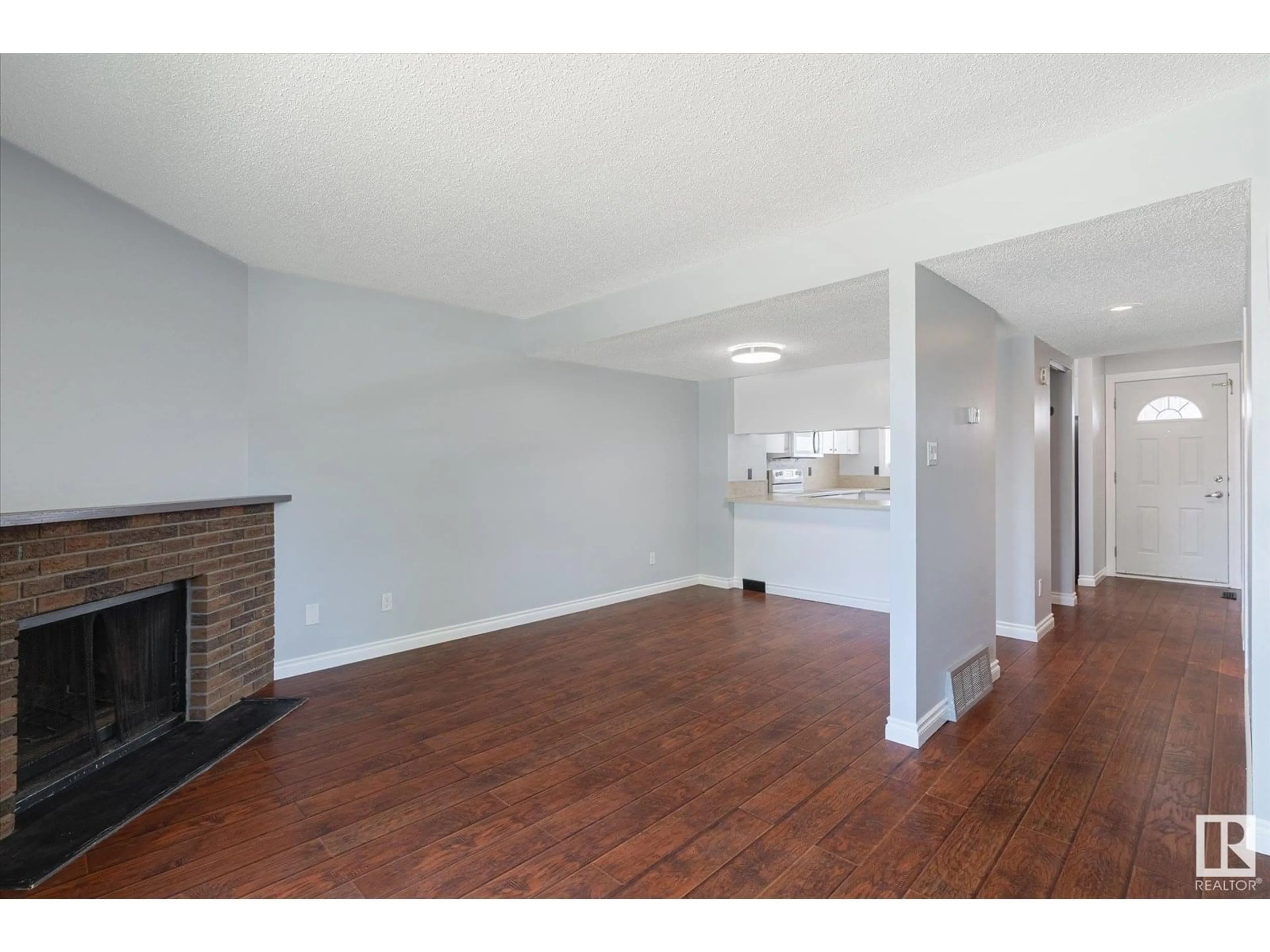 A pic of a room for NW - 16517 100 ST, Edmonton Alberta T5X5H4