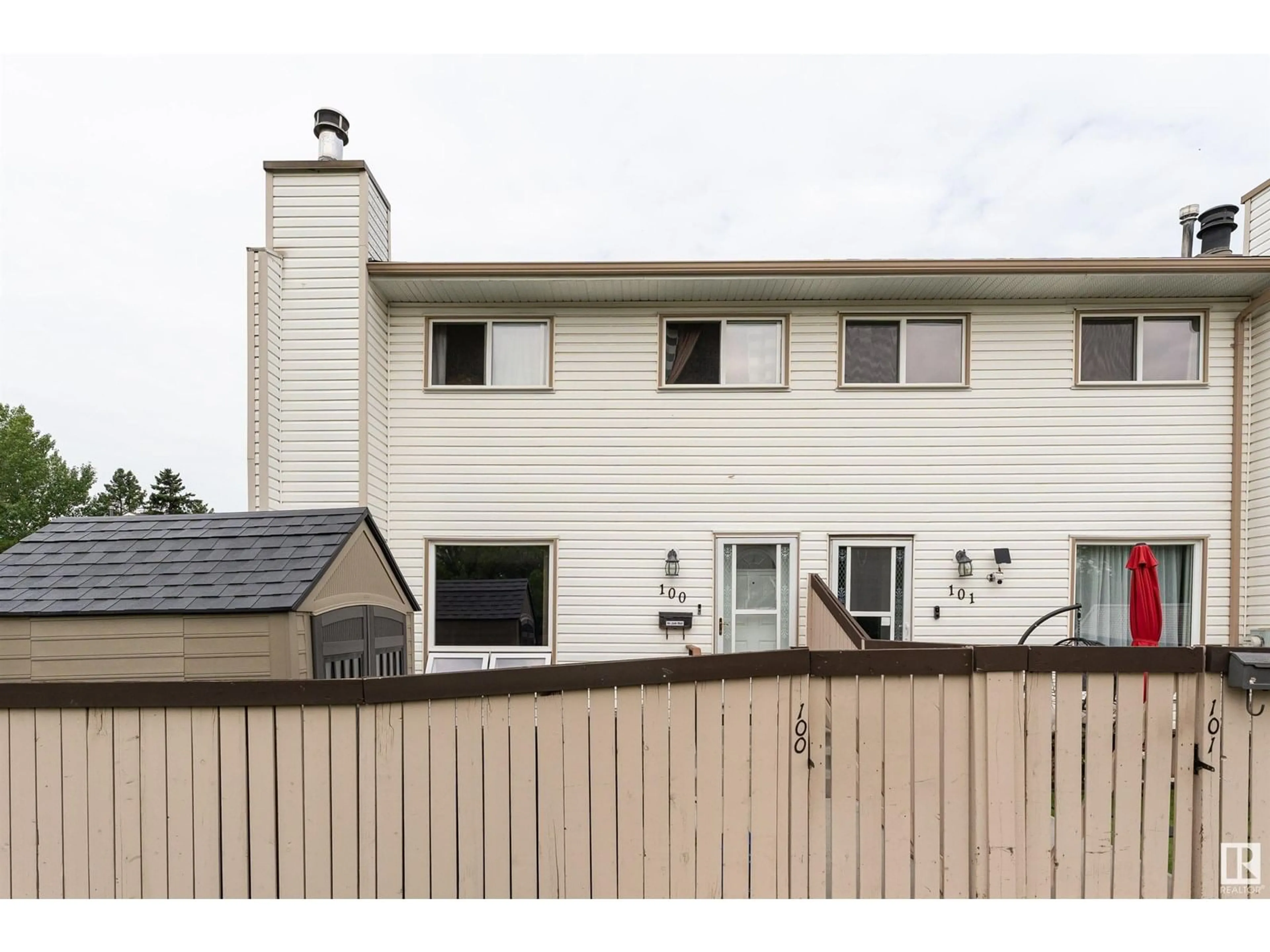 Home with vinyl exterior material, unknown for 100 MARLBOROUGH PL, Edmonton Alberta T5T1Y6
