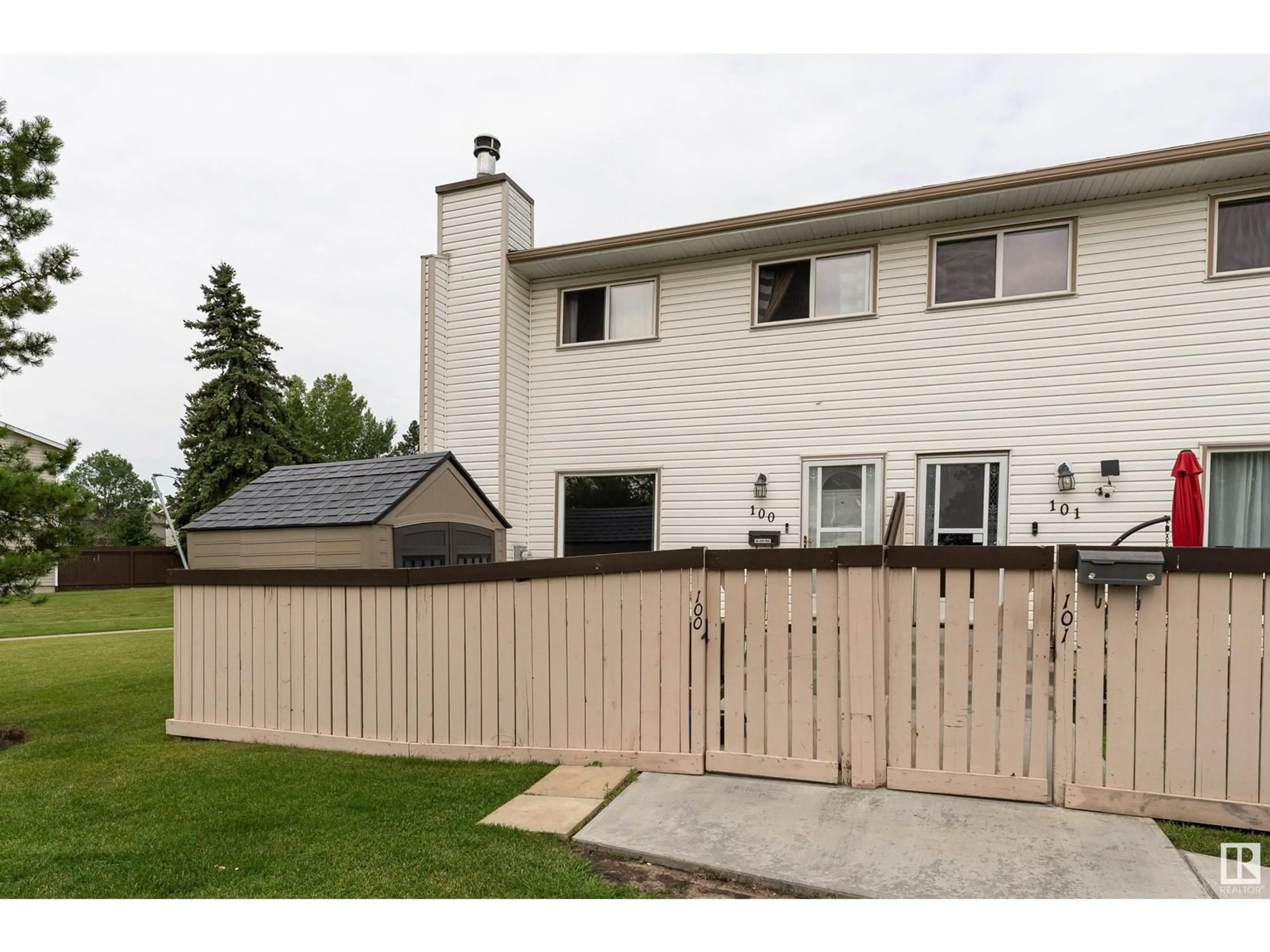 Home with vinyl exterior material, street for 100 MARLBOROUGH PL, Edmonton Alberta T5T1Y6