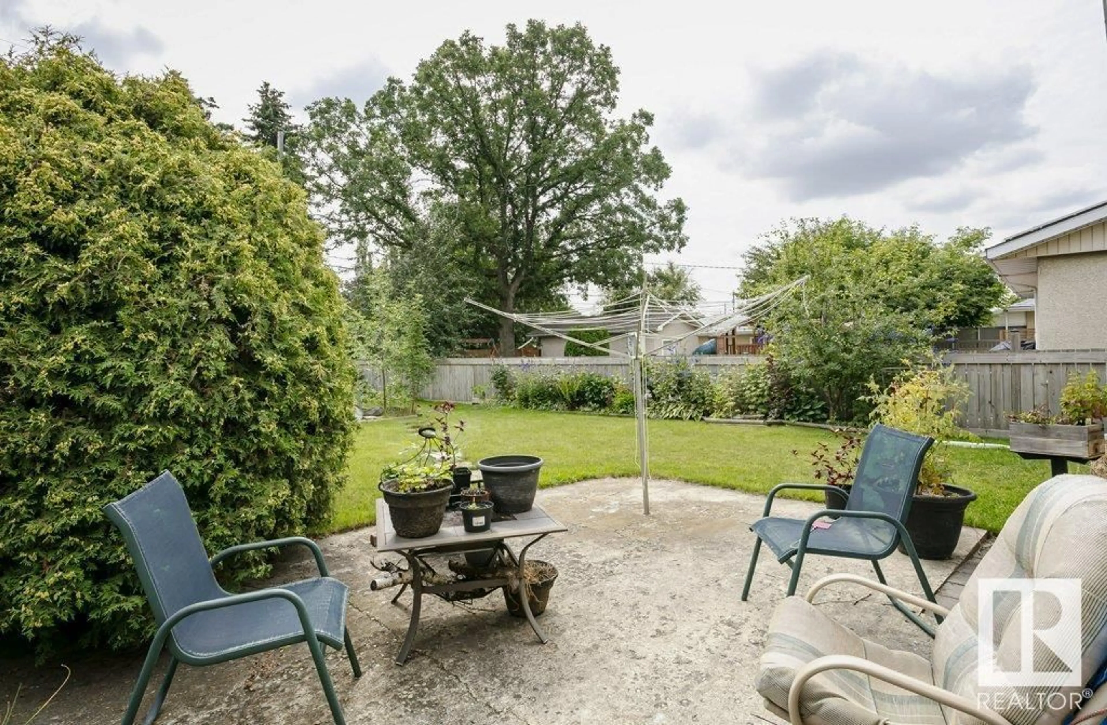 Patio, unknown for NW - 10671 67 ST, Edmonton Alberta T6A2R9