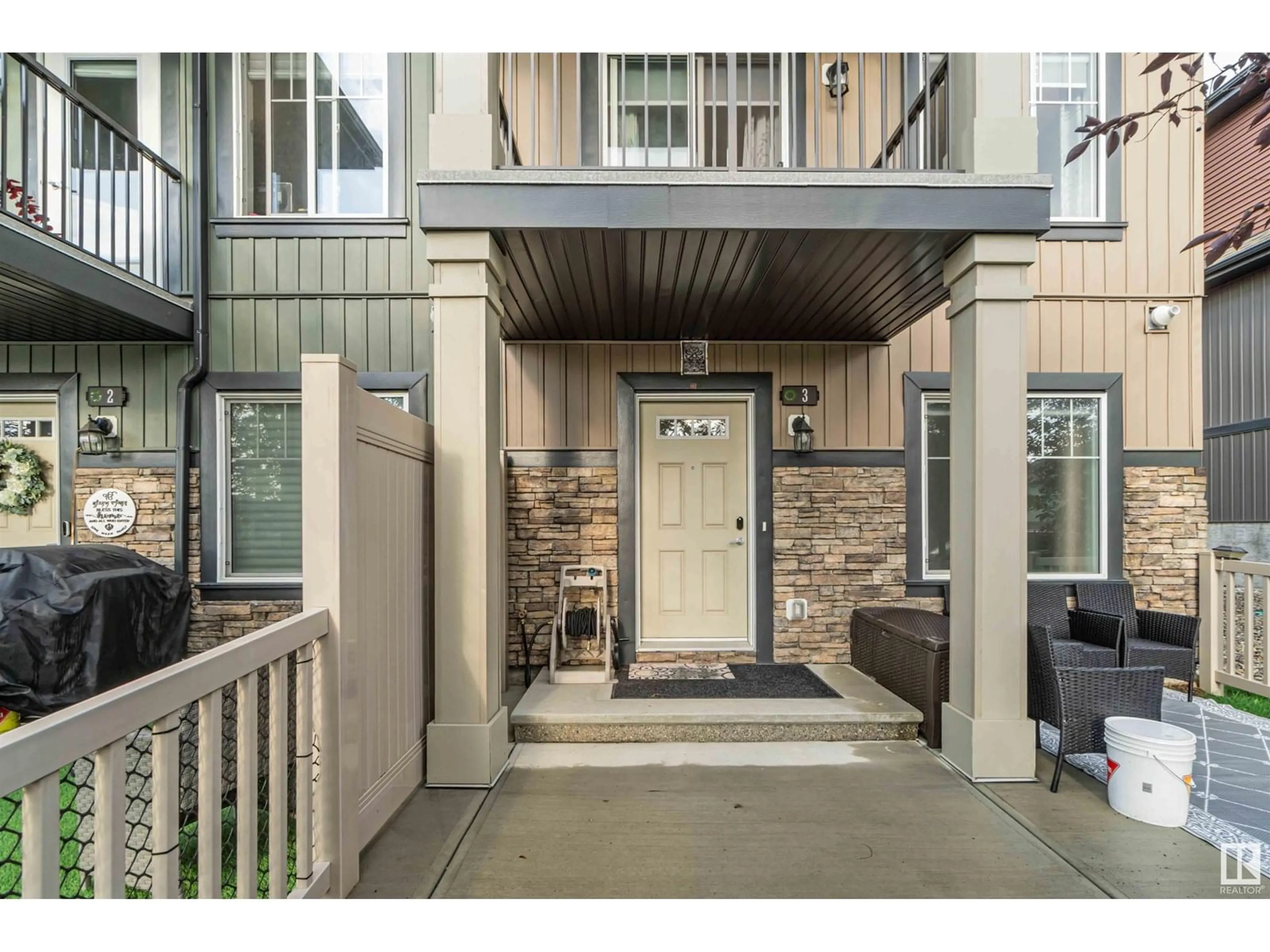 Indoor entryway for #3 - 3305 ORCHARDS LINK LI, Edmonton Alberta T6X2H1