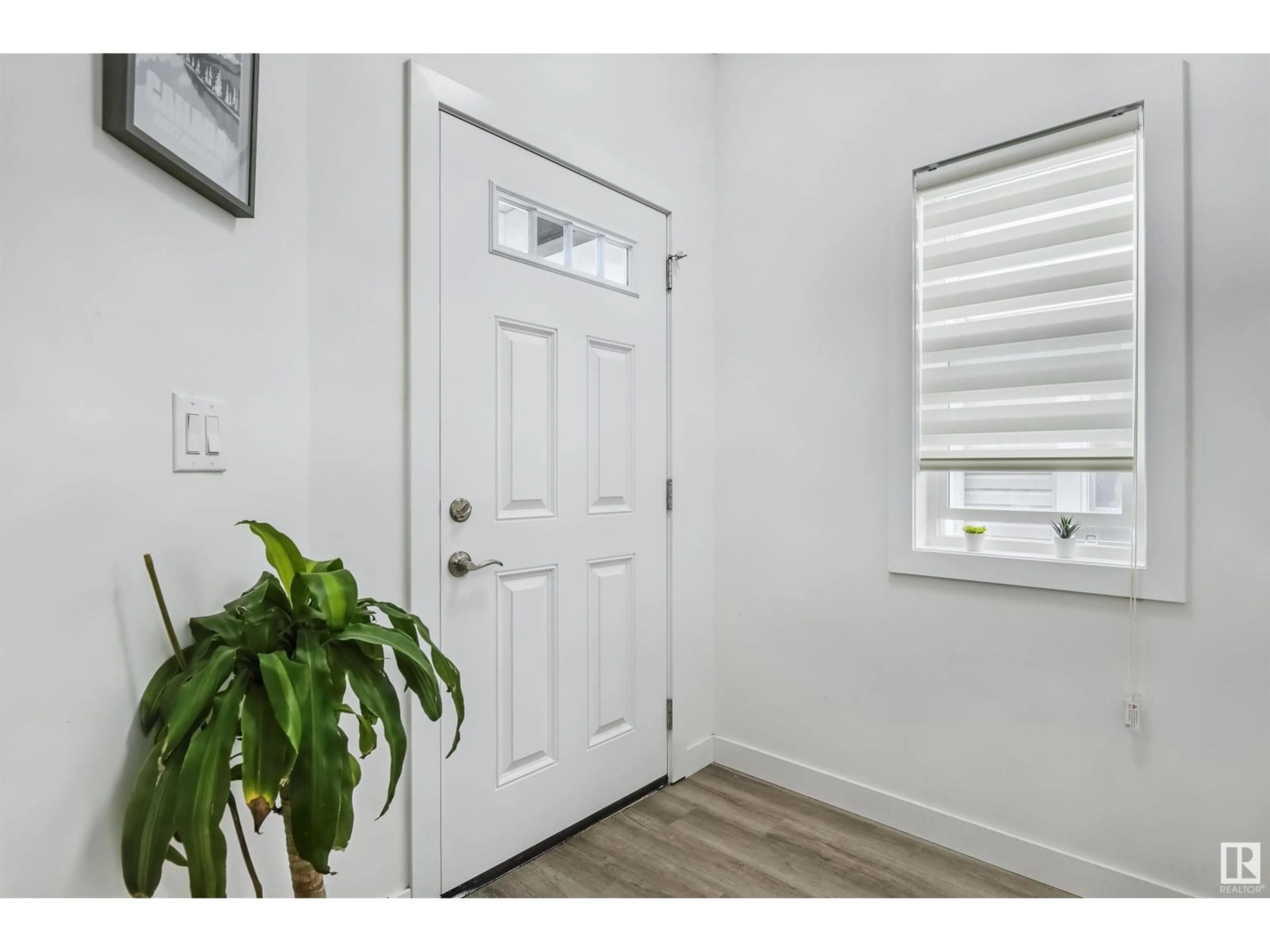 Indoor entryway for #6 - 3710 ALLAN DR, Edmonton Alberta T6W2C4