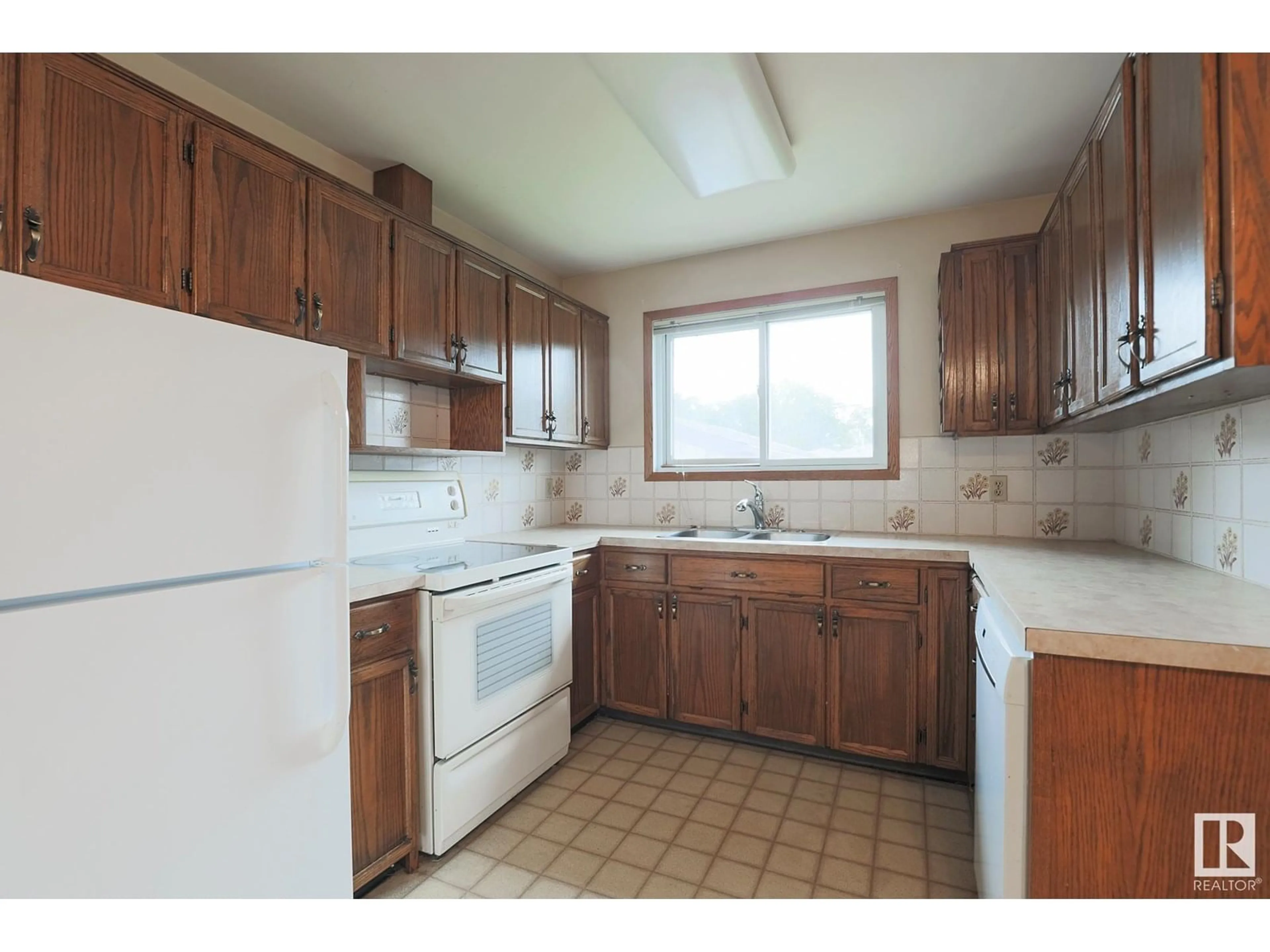 Standard kitchen, unknown for NW - 11031 153A ST, Edmonton Alberta T5P2E7