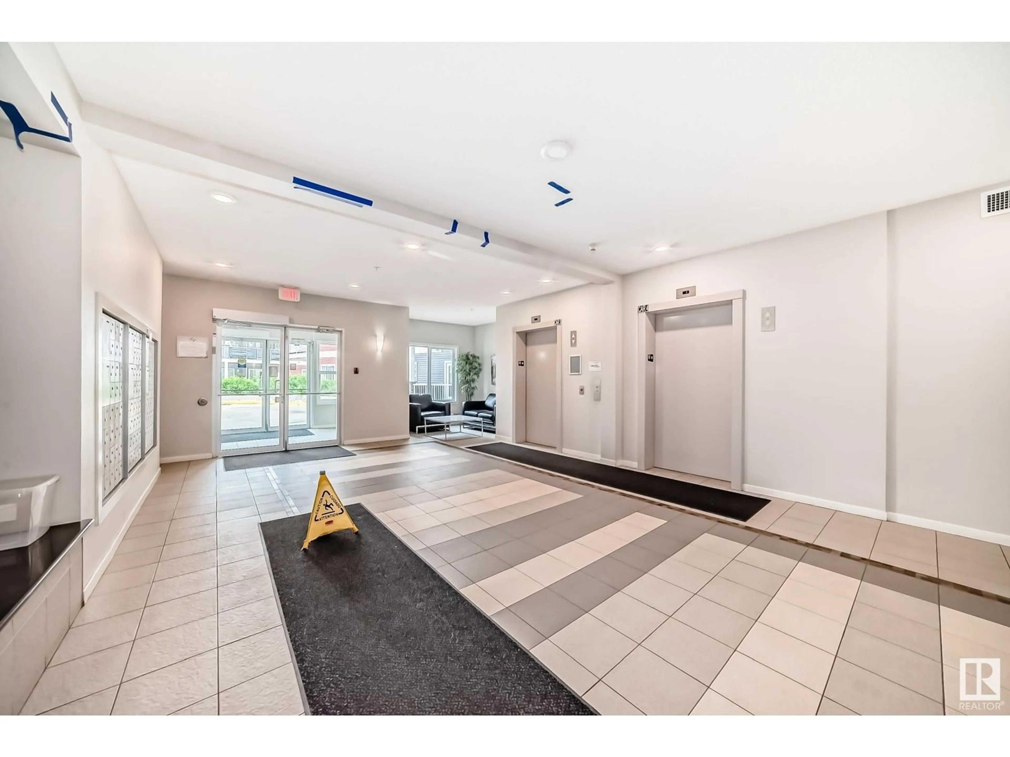 Indoor foyer for 1818 - 134 RUTHERFORD RD SW, Edmonton Alberta T6W2K6