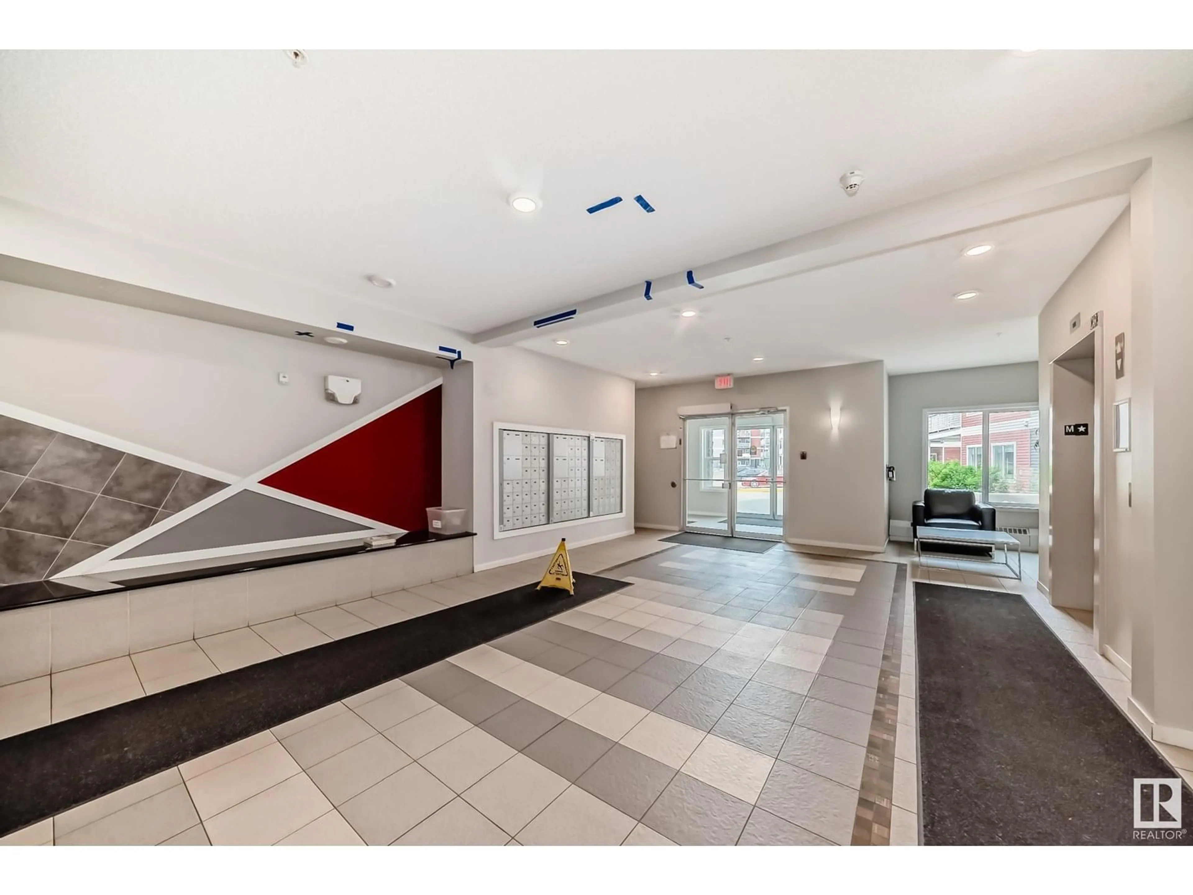 Indoor foyer for 1818 - 134 RUTHERFORD RD SW, Edmonton Alberta T6W2K6