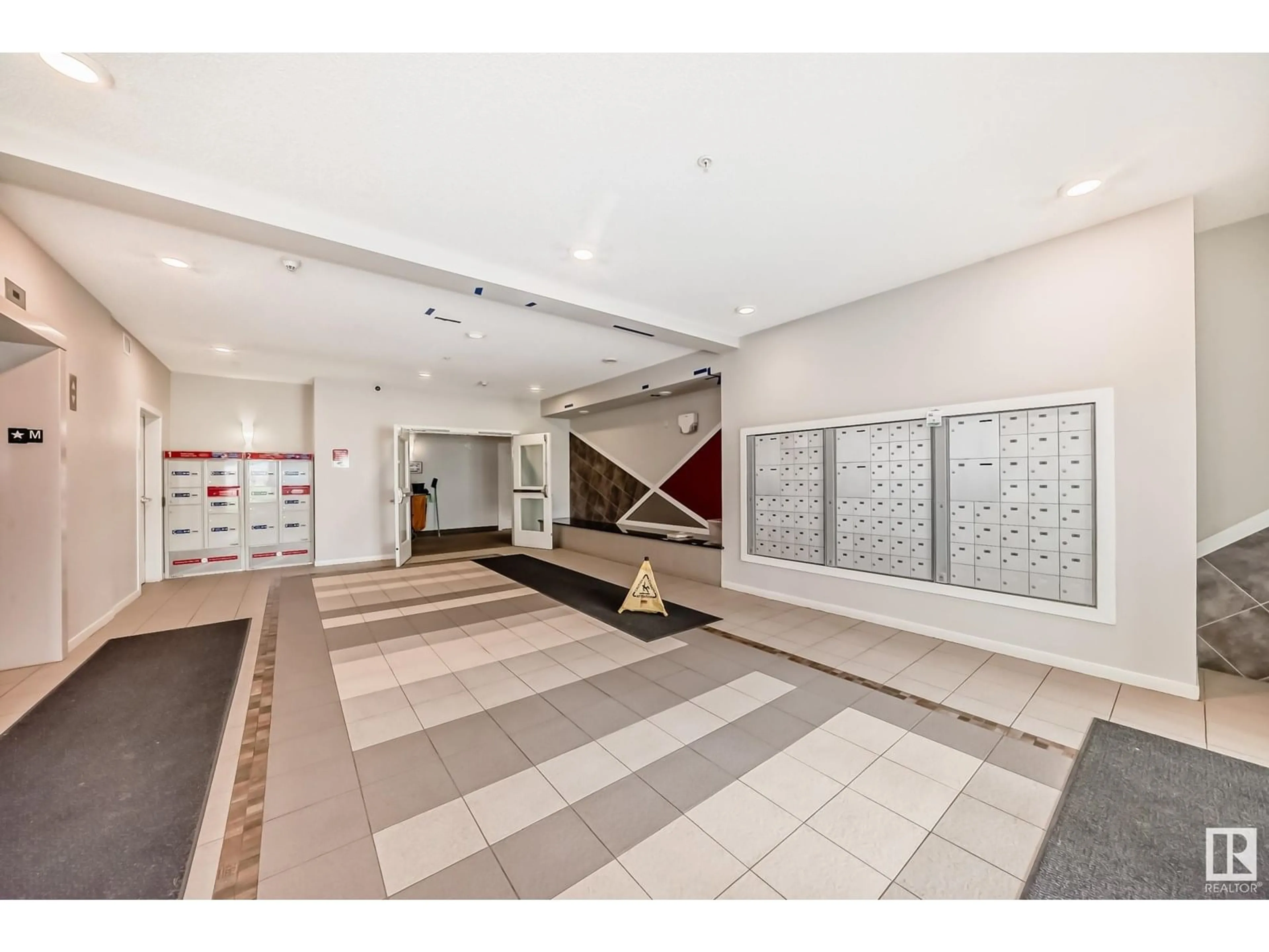 Indoor foyer for 1818 - 134 RUTHERFORD RD SW, Edmonton Alberta T6W2K6