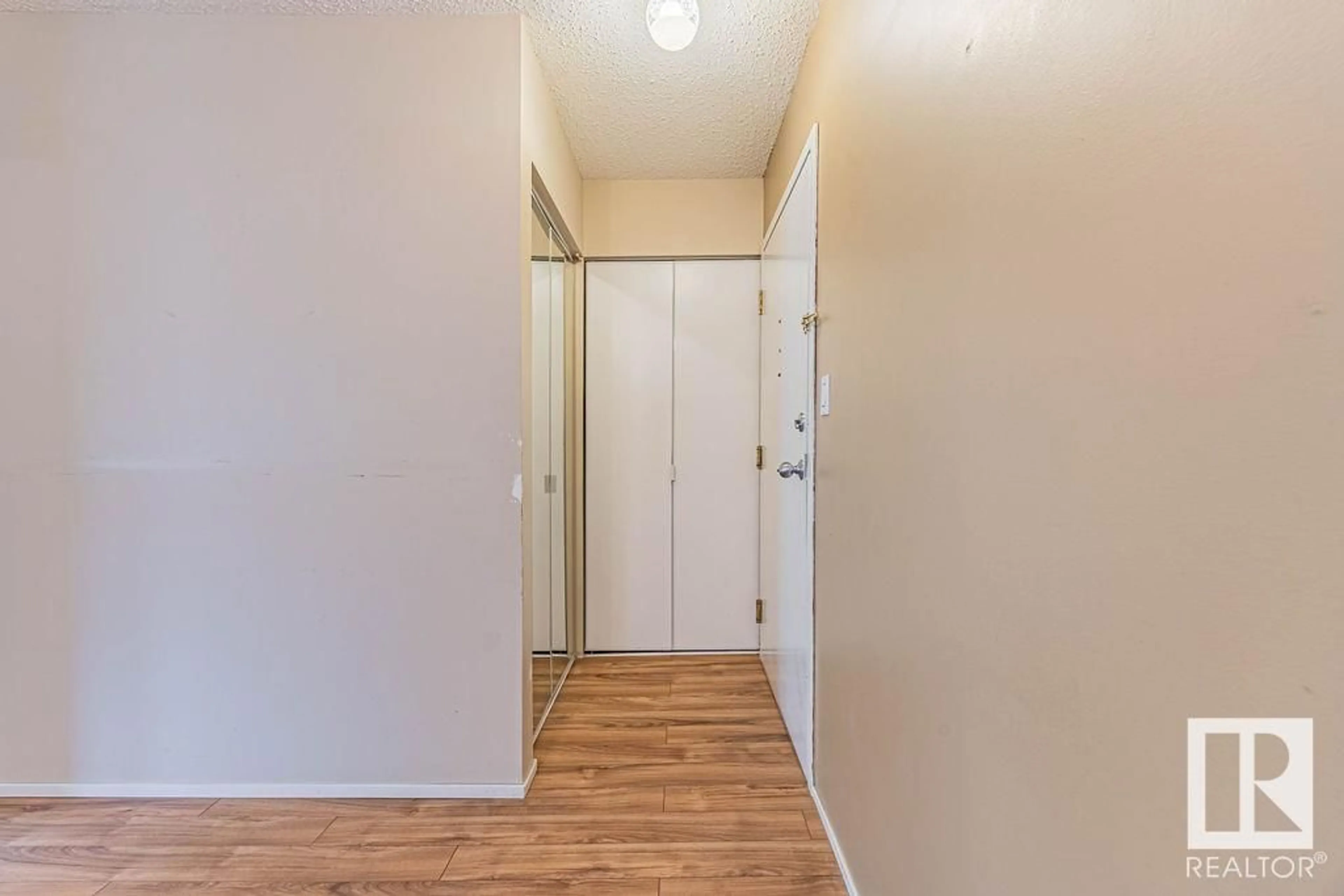 Indoor entryway for 10520 - 169 120 ST NW, Edmonton Alberta T5H4L9