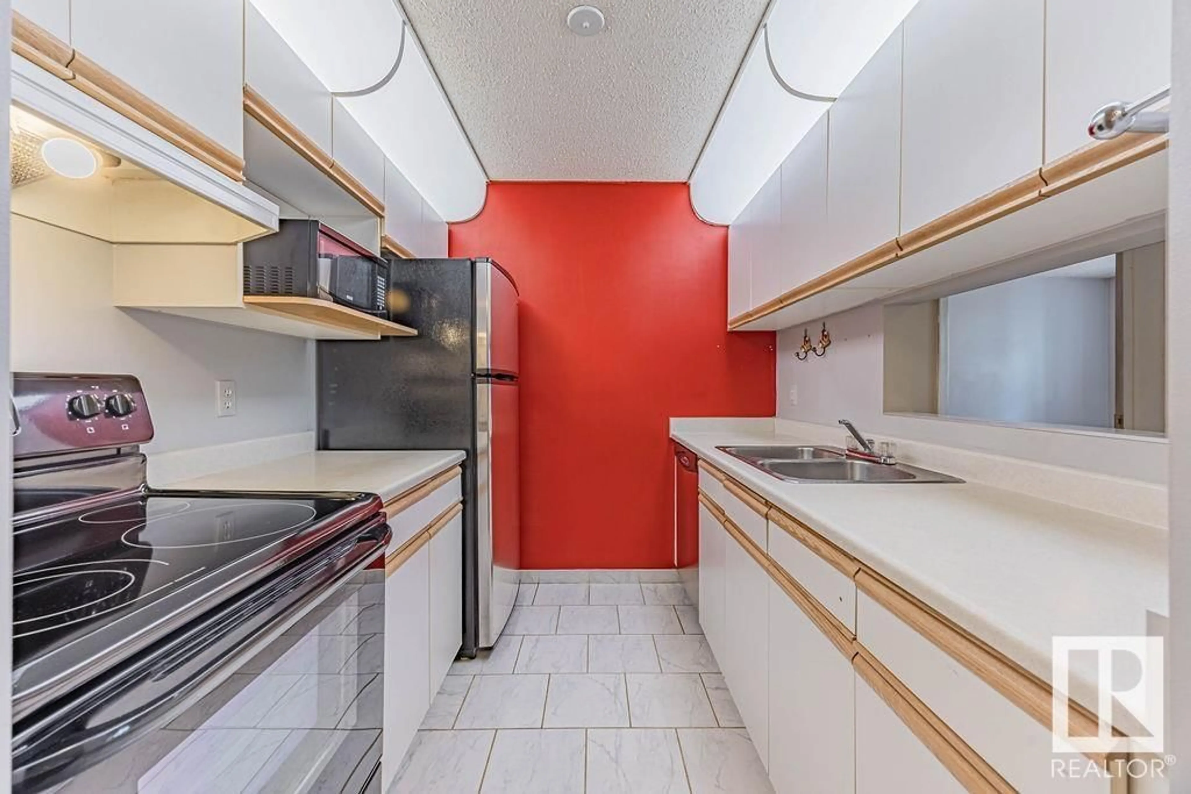 Standard kitchen, unknown for 10520 - 169 120 ST NW, Edmonton Alberta T5H4L9