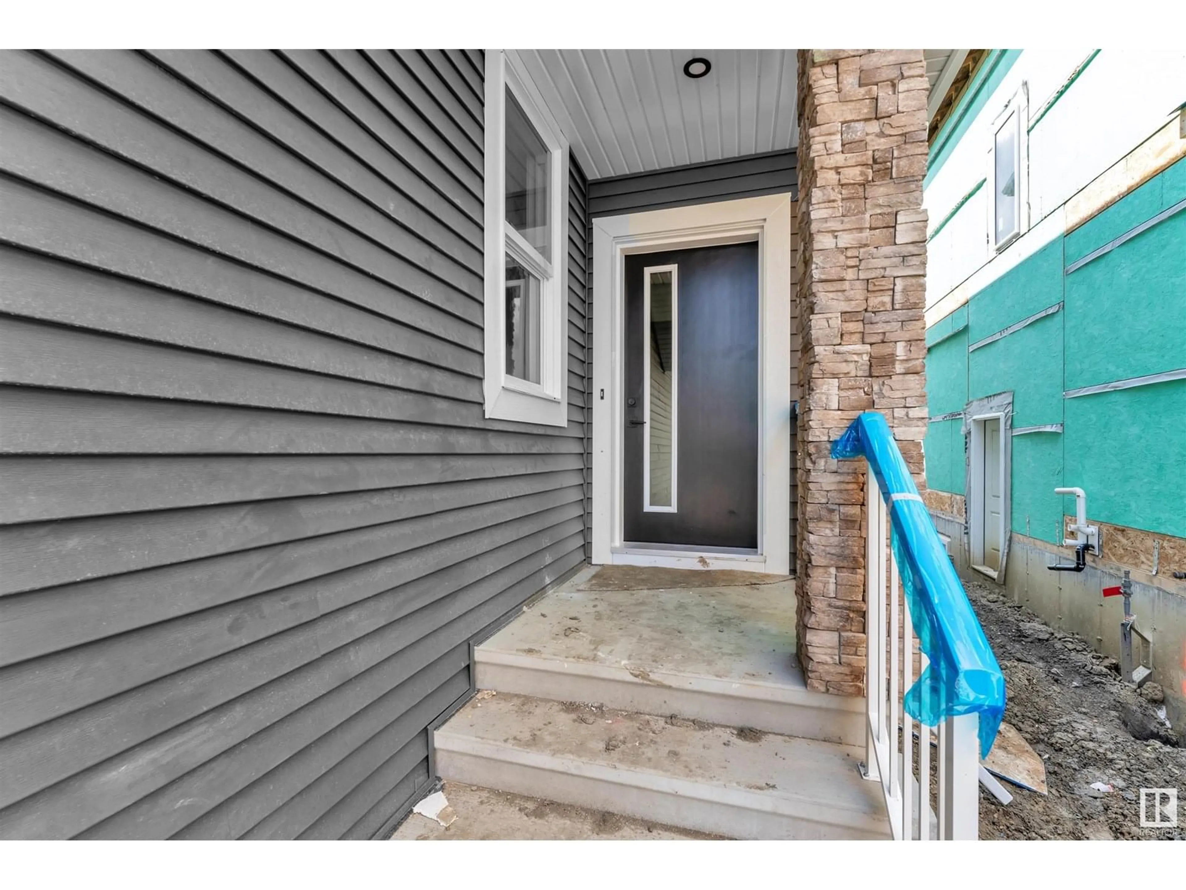 Indoor entryway for 97 ELDRIDGE PT, St. Albert Alberta T8T1R8