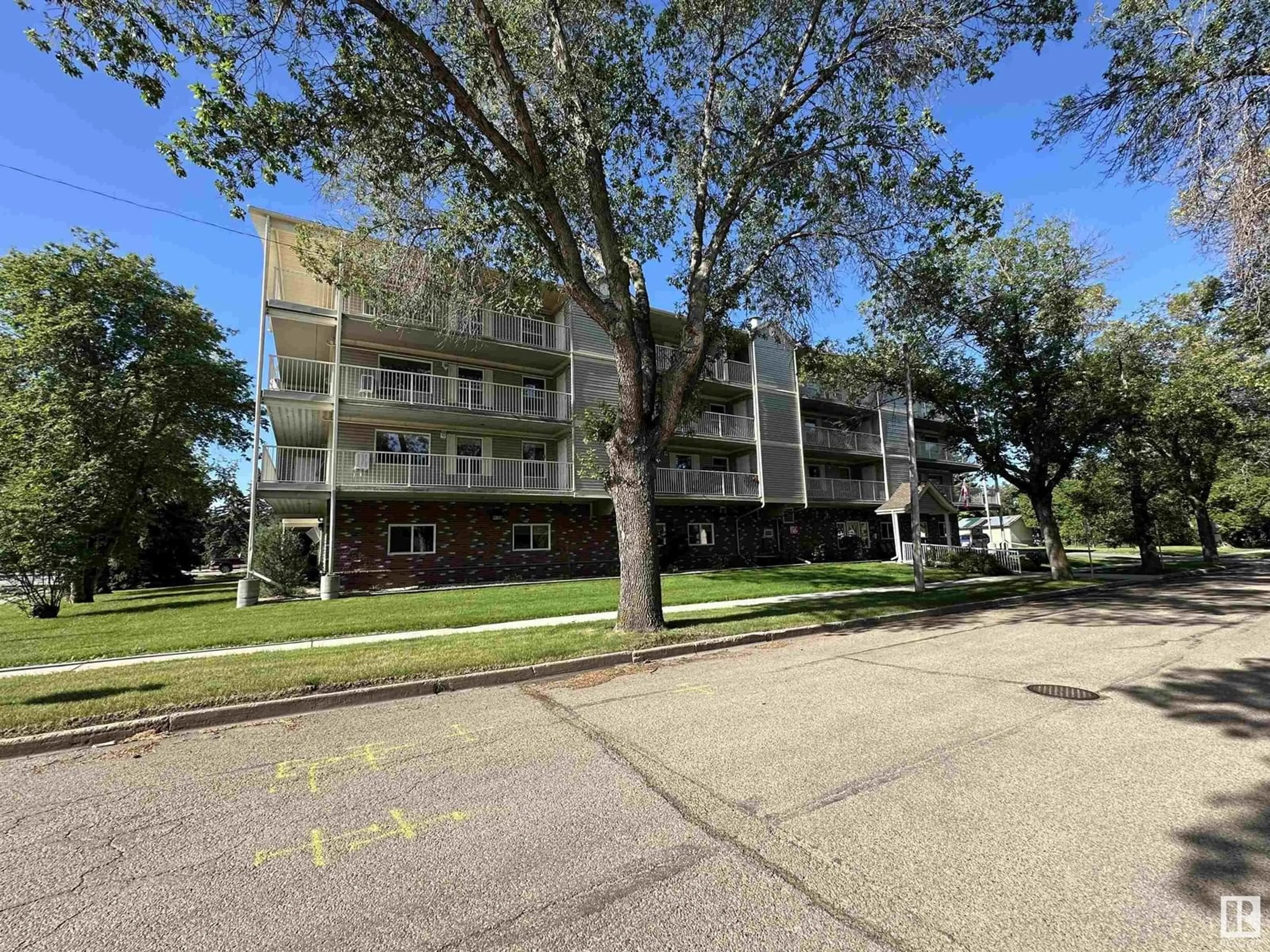 A pic from outside/outdoor area/front of a property/back of a property/a pic from drone, unknown for 4707 51 AV, Wetaskiwin Alberta T9A0T6