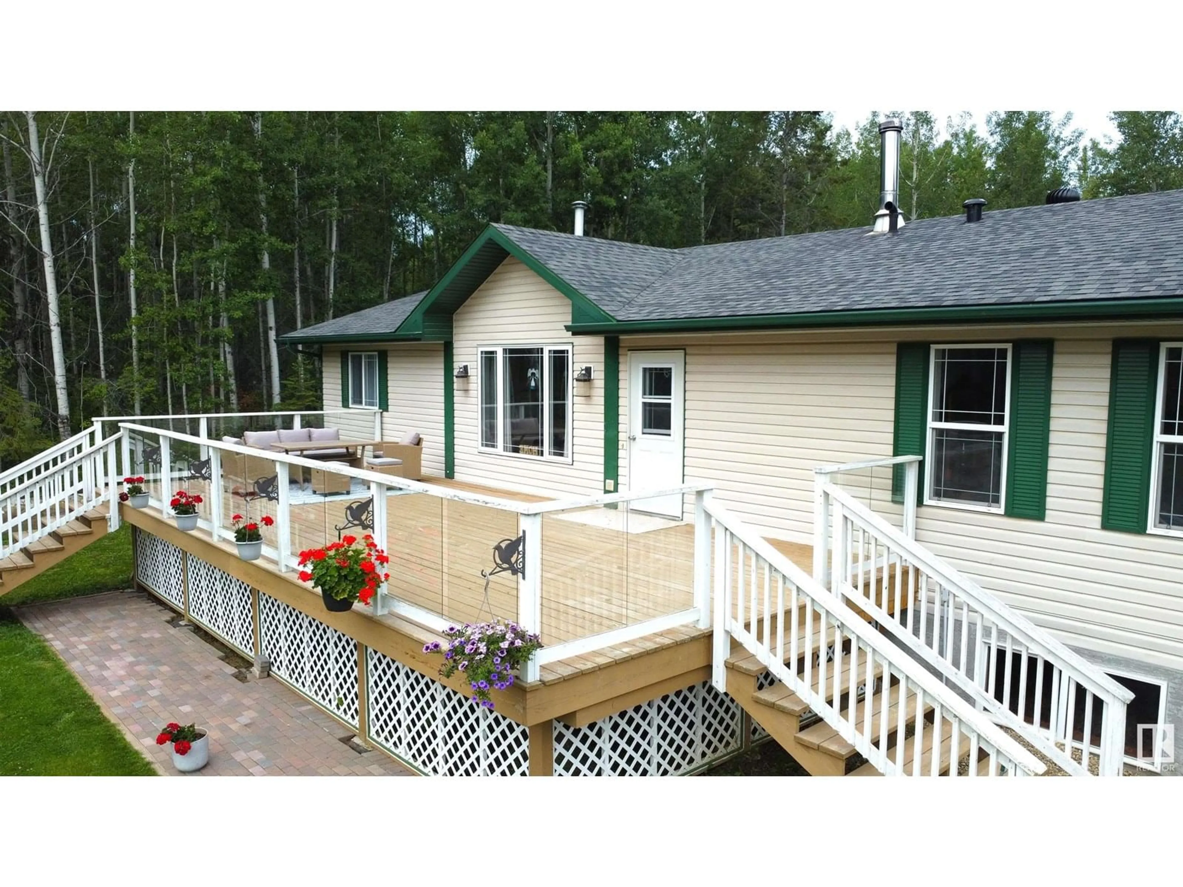 Home with vinyl exterior material, unknown for 636 462014 RGE ROAD 10, Rural Wetaskiwin County Alberta T0C2V0