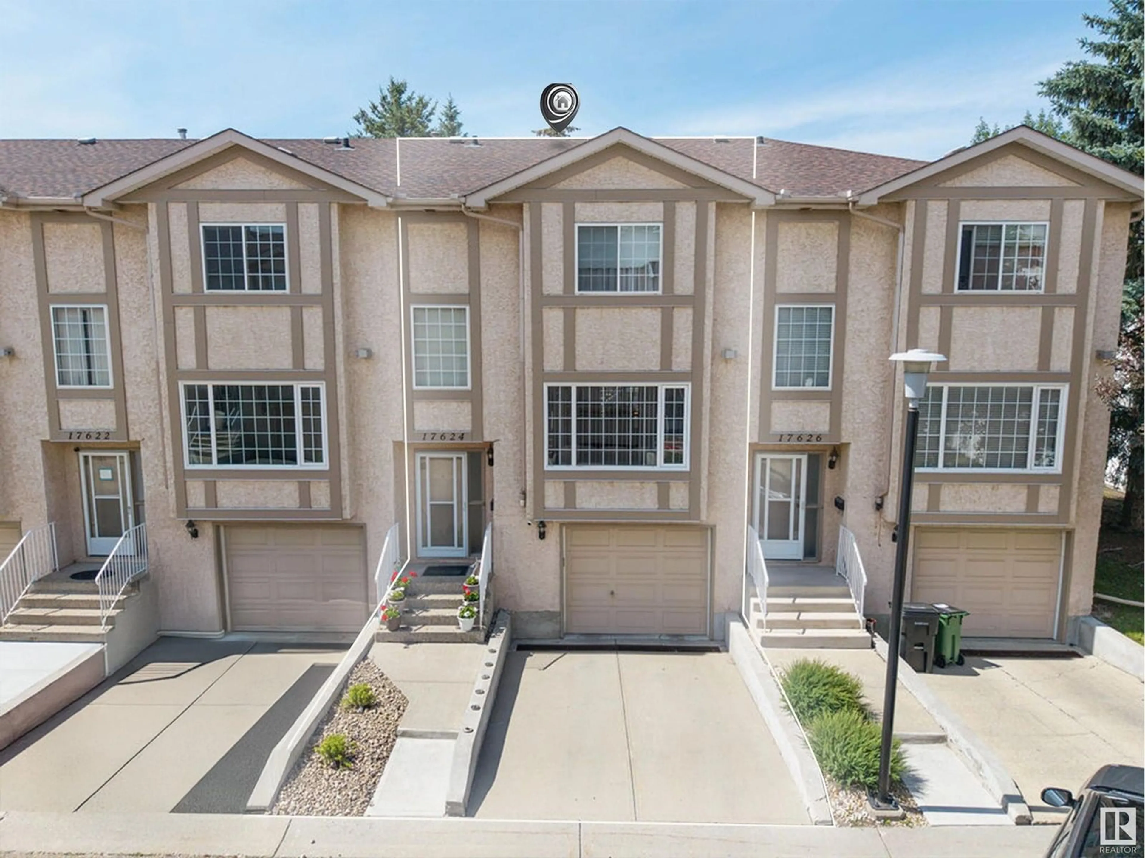 A pic from outside/outdoor area/front of a property/back of a property/a pic from drone, street for 17624 96 AV, Edmonton Alberta T5T6C2
