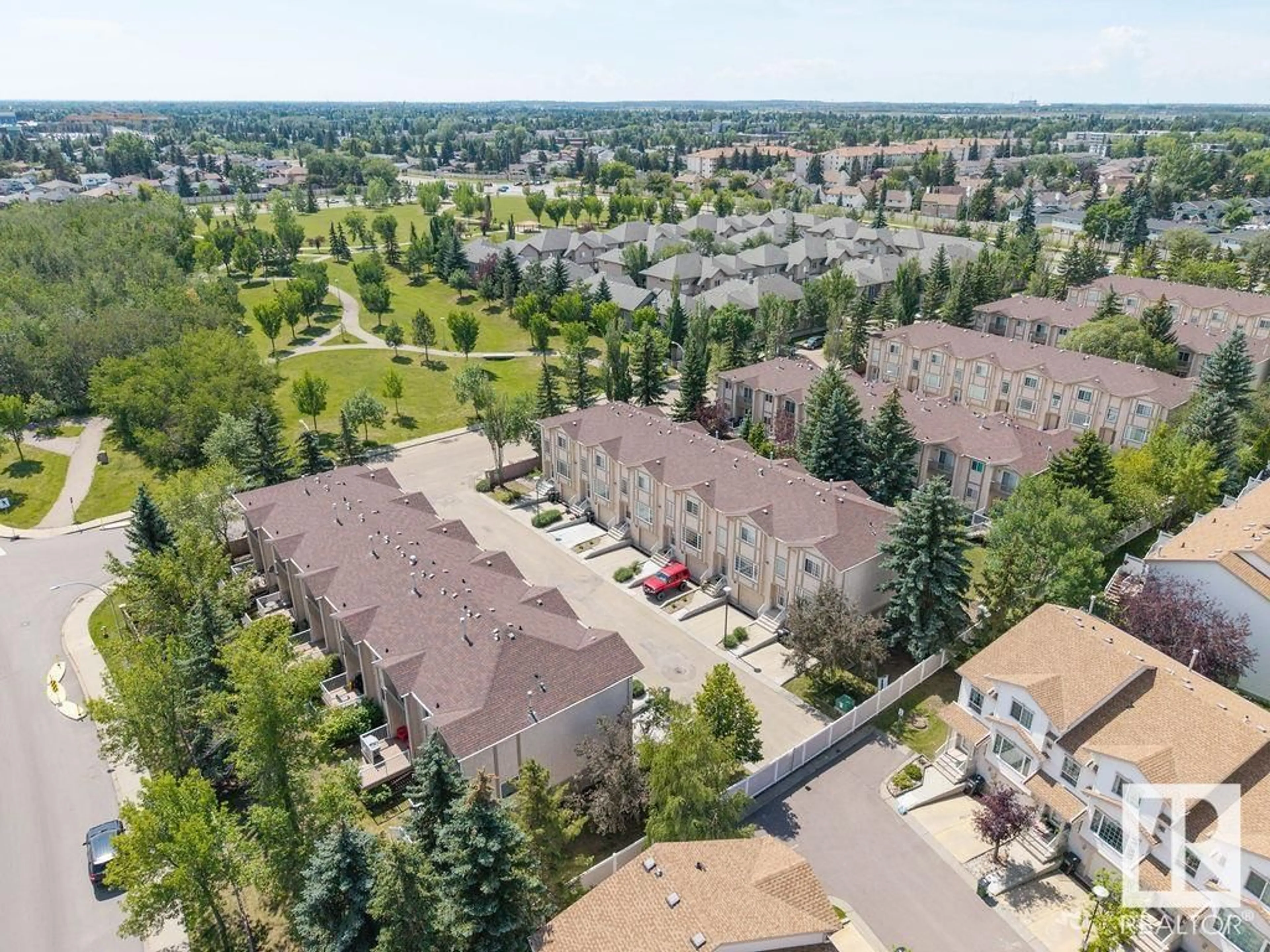 A pic from outside/outdoor area/front of a property/back of a property/a pic from drone, unknown for 17624 96 AV, Edmonton Alberta T5T6C2