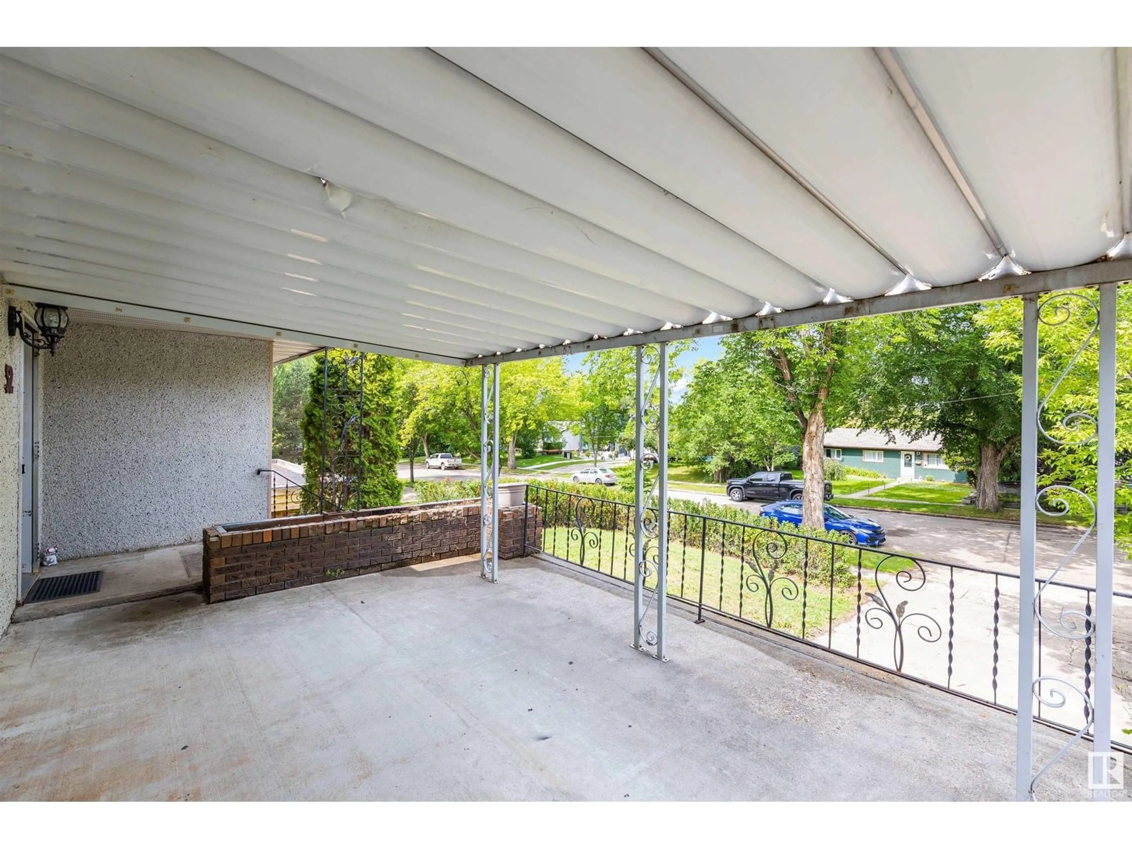 Patio, street for 52 BELMONT DR, St. Albert Alberta T8N0C7