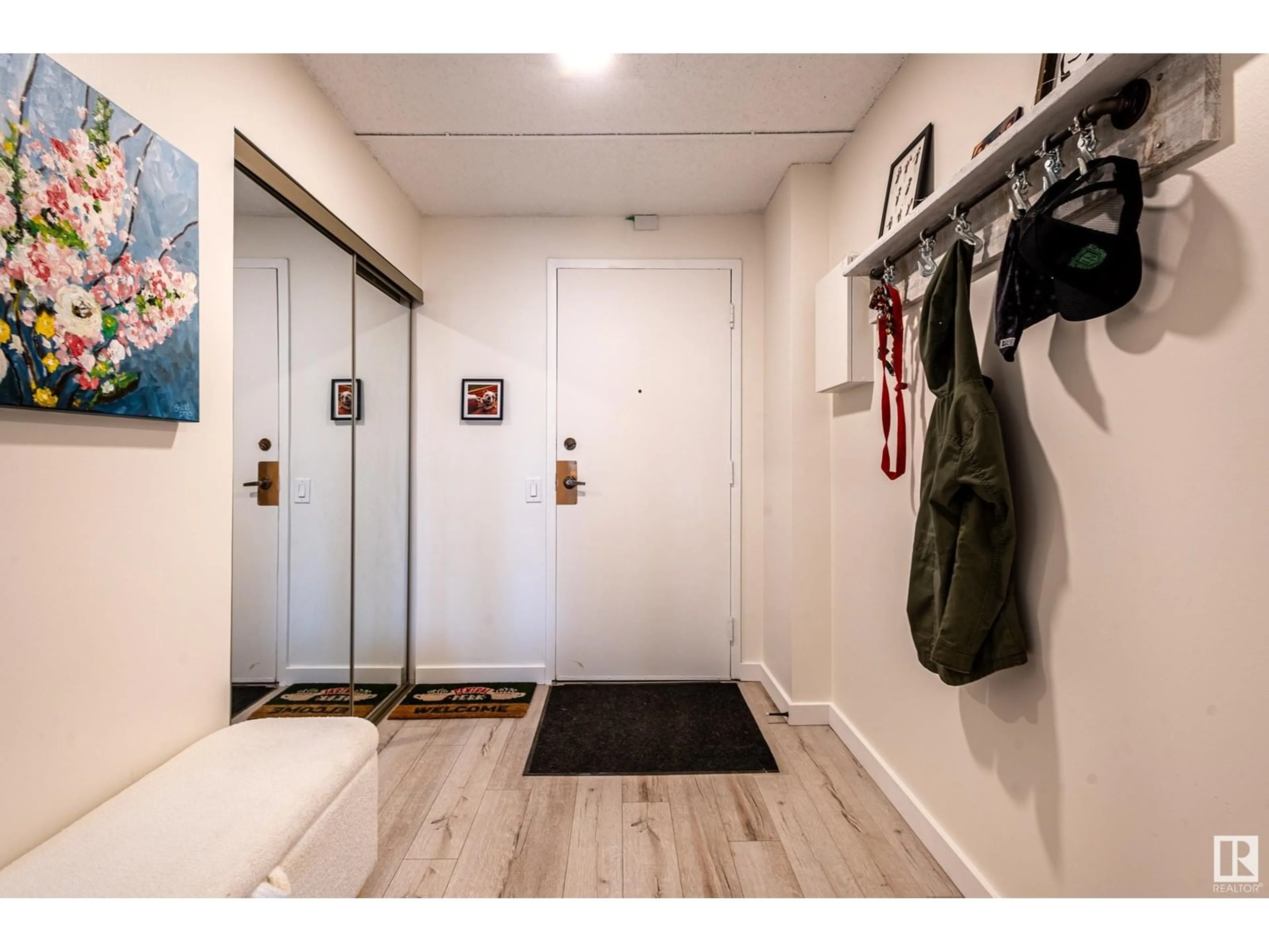 Indoor entryway for 703 - 10145 109 ST NW, Edmonton Alberta T5J3M5