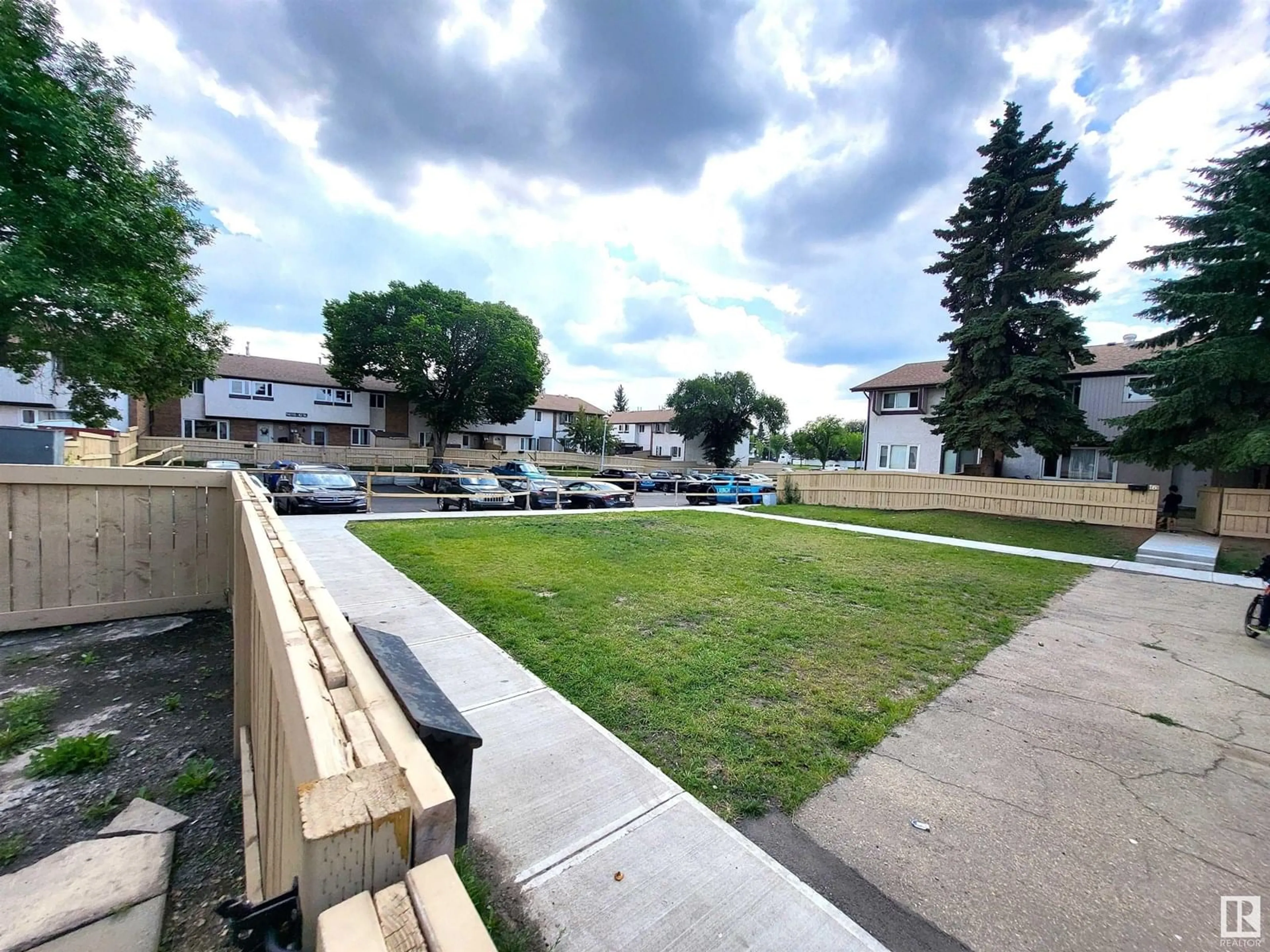 Patio, unknown for #4 - 14125 82 ST, Edmonton Alberta T5C2N9