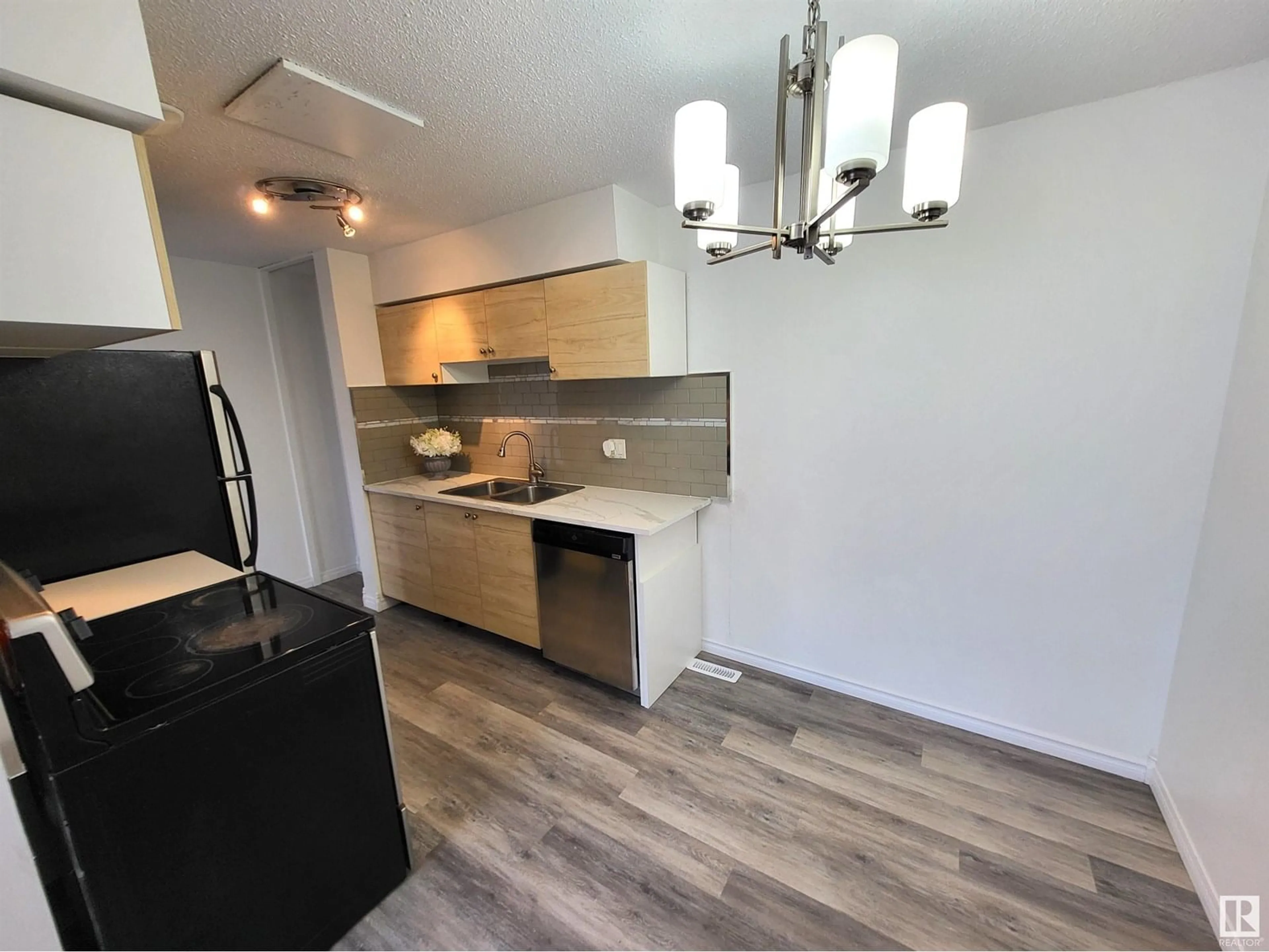 Unknown for #4 - 14125 82 ST, Edmonton Alberta T5C2N9