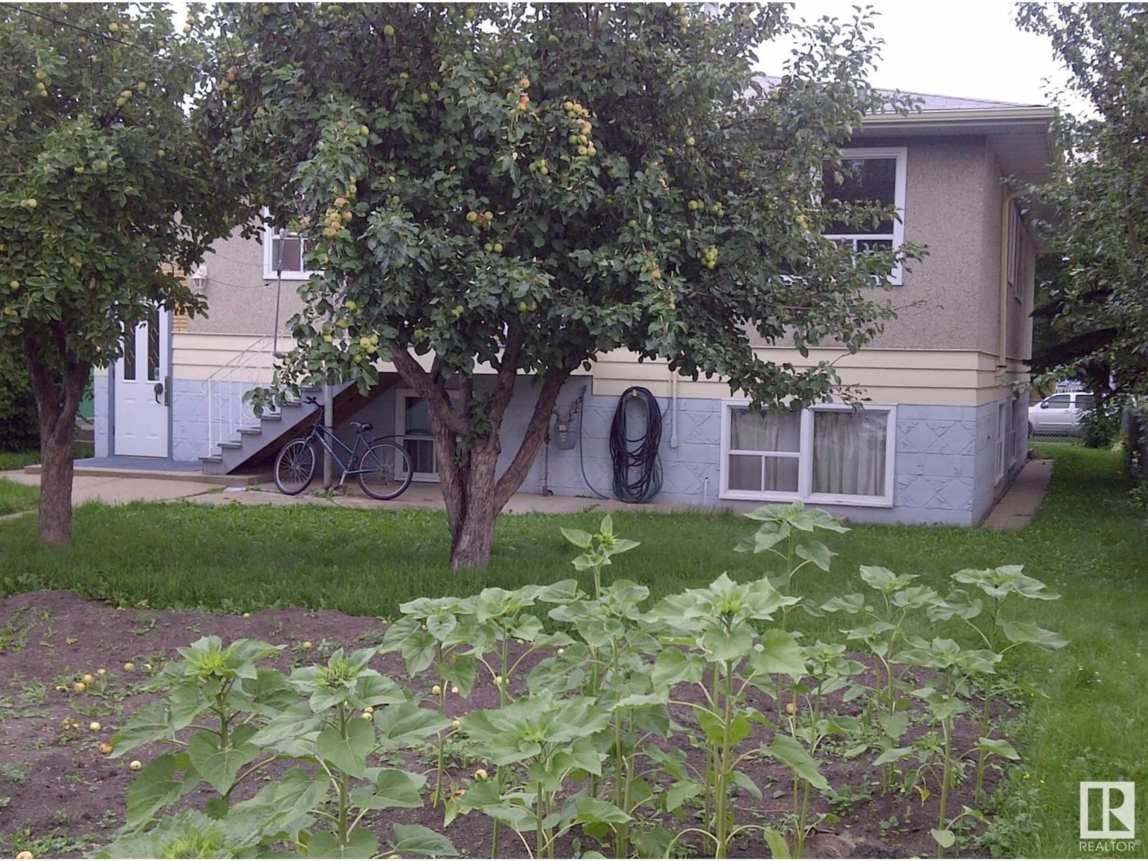 A pic from outside/outdoor area/front of a property/back of a property/a pic from drone, street for 10742 106 ST, Edmonton Alberta T5H2X9