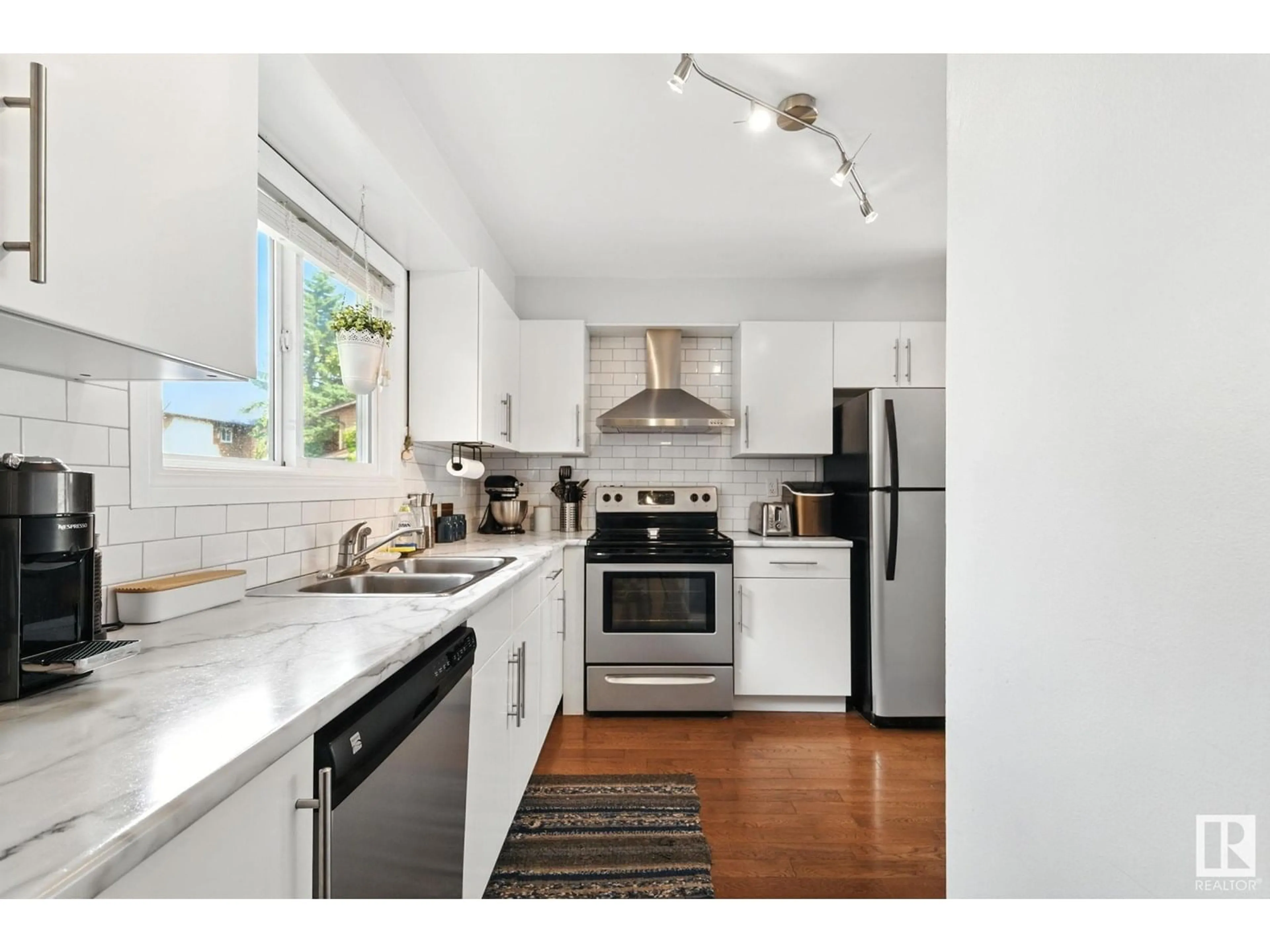 Unknown for #32 - 3812 20 AV, Edmonton Alberta T6L4B2