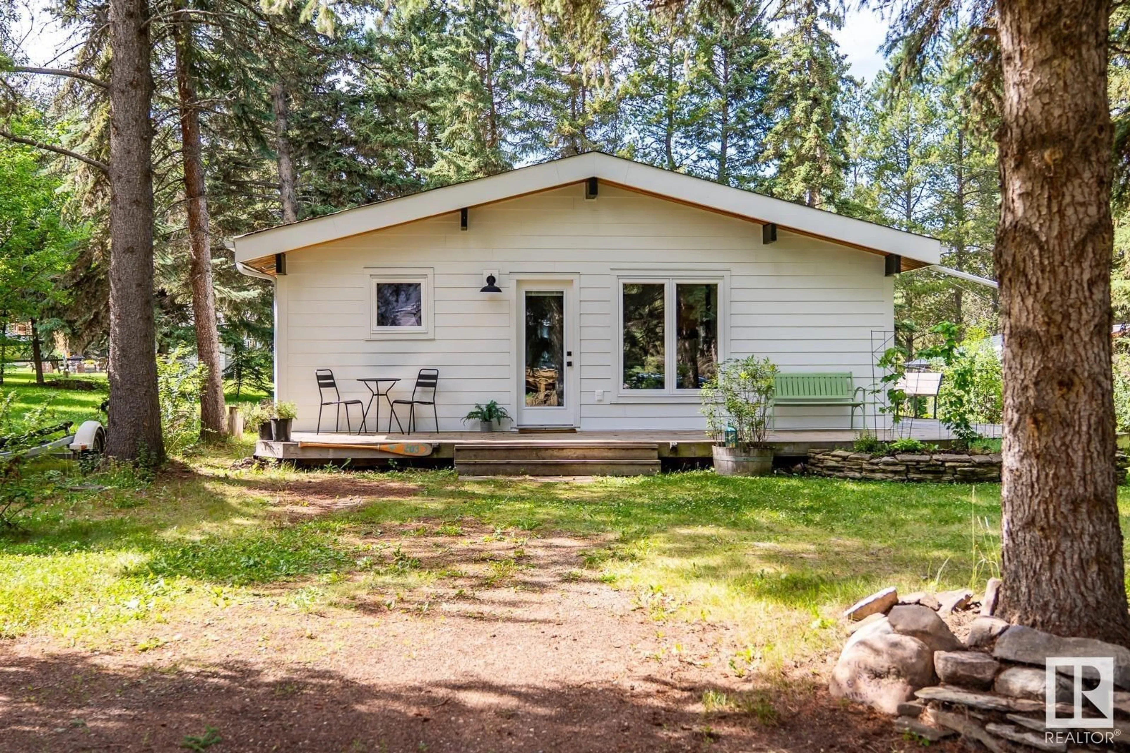 Home with vinyl exterior material, unknown for 203 2ND ST, Rural Wetaskiwin County Alberta T0C2V0
