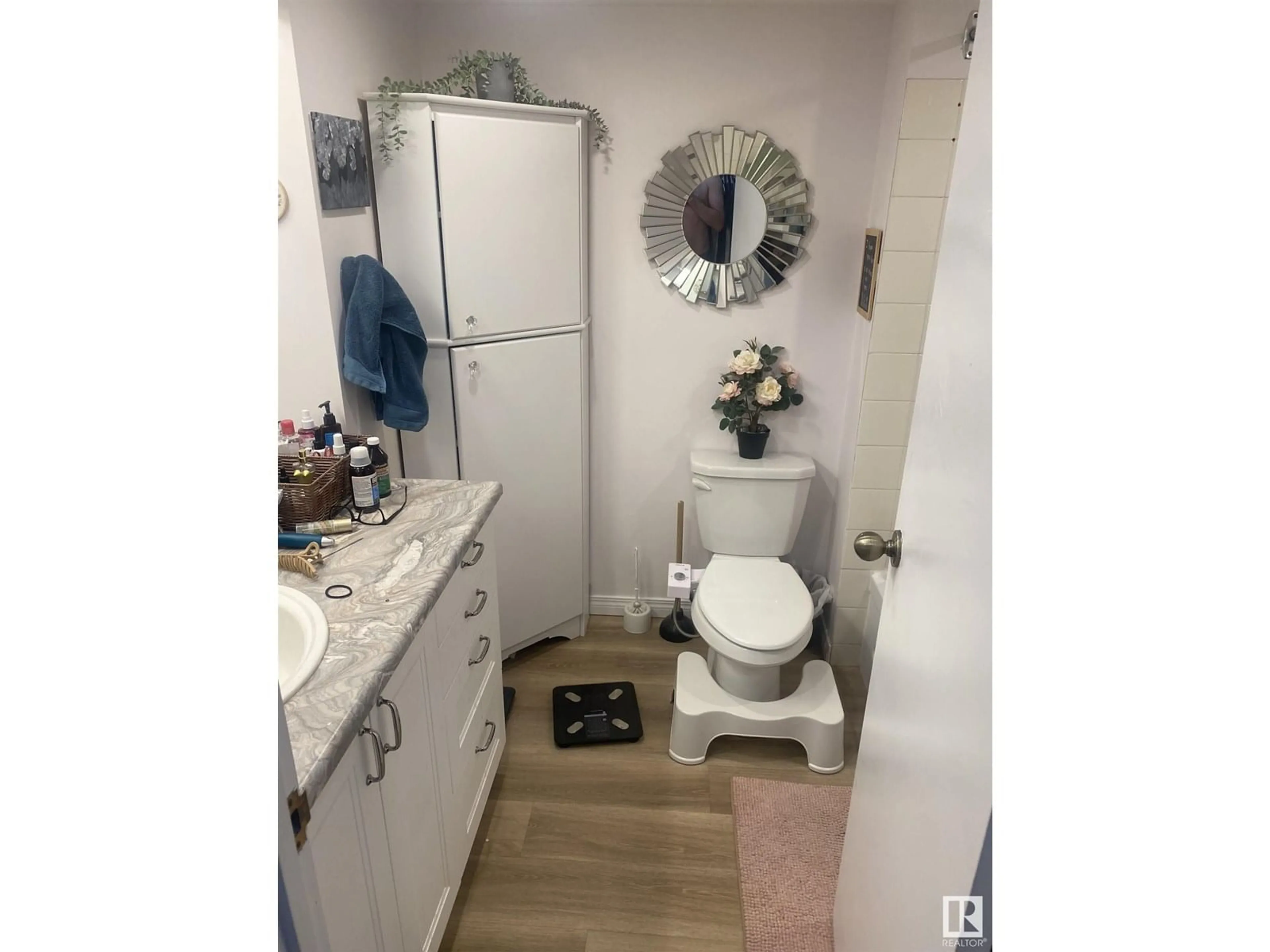 A pic of a room for 1601 - 10149 SASKATCHEWAN DR, Edmonton Alberta T6E6B6