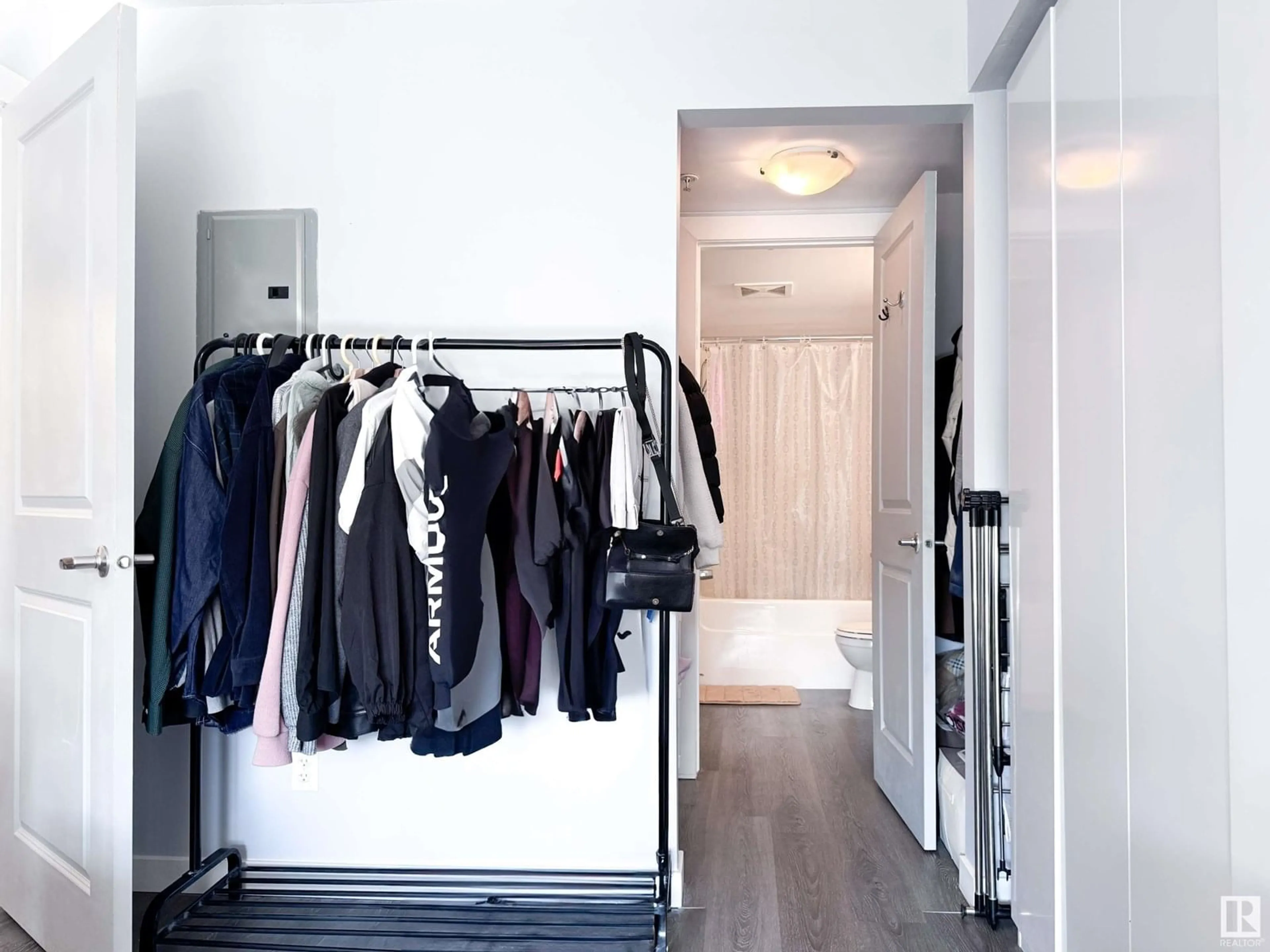 Storage room or clothes room or walk-in closet for 11449 SW - 314 ELLERSLIE RD, Edmonton Alberta T6W1T2